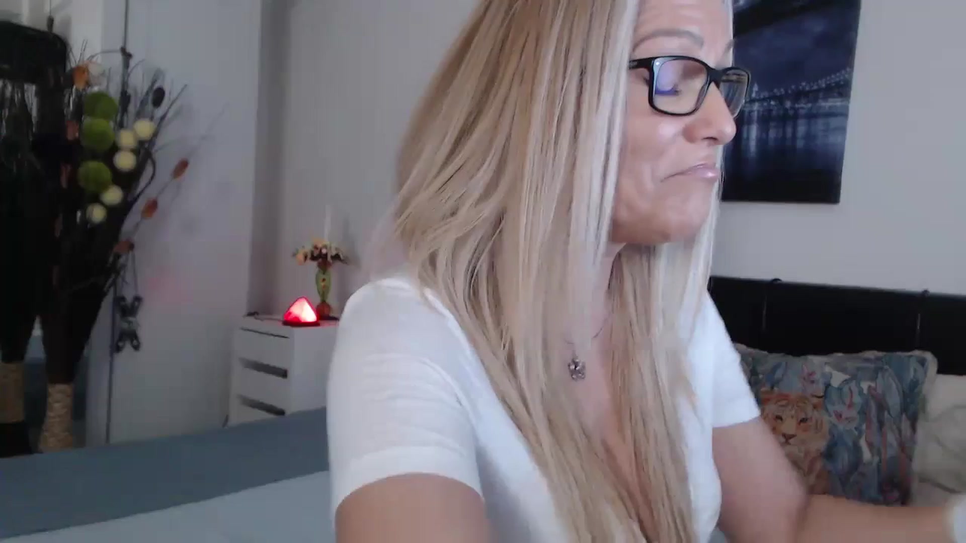 Gallery image thumbnail from Reeya71's myfreecams stream on, 01/26/2024, 07:53 image 10 of 20