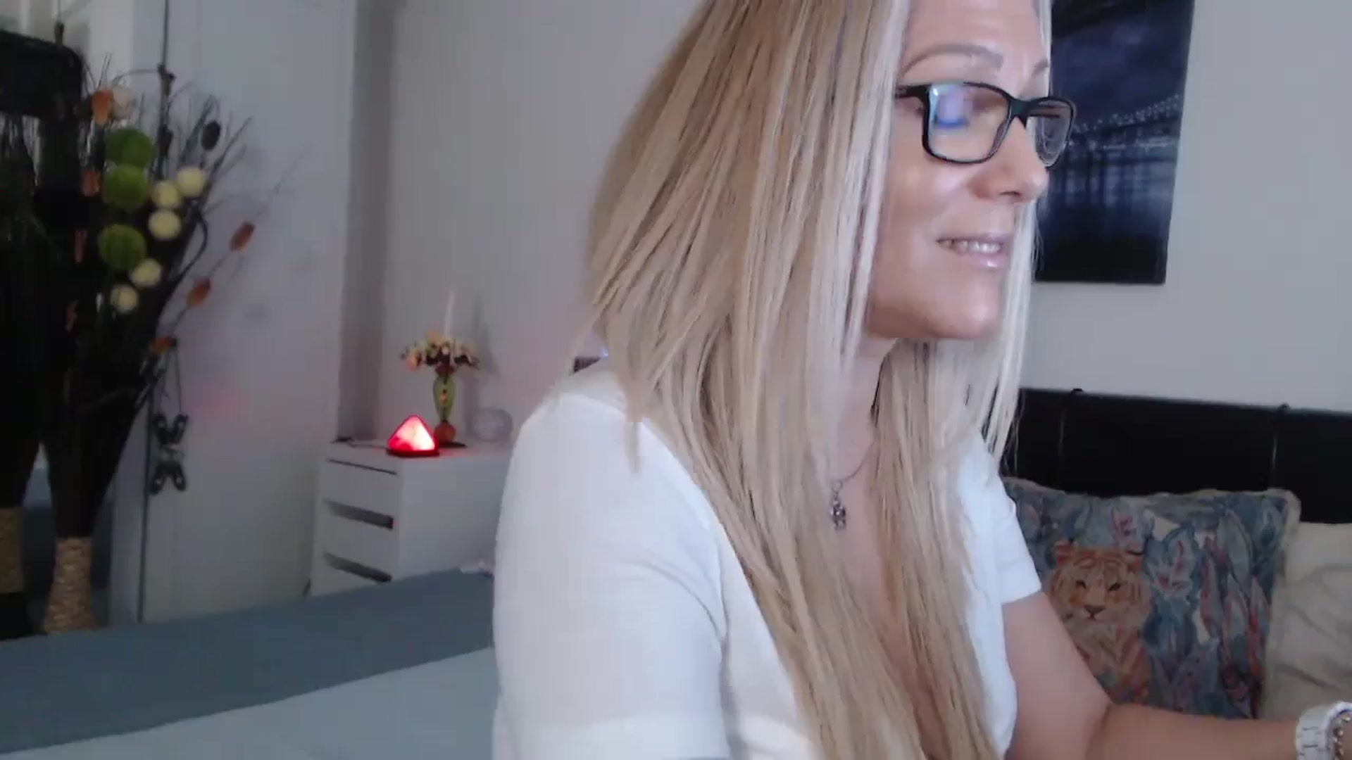Gallery image thumbnail from Reeya71's myfreecams stream on, 01/26/2024, 07:53 image 11 of 20
