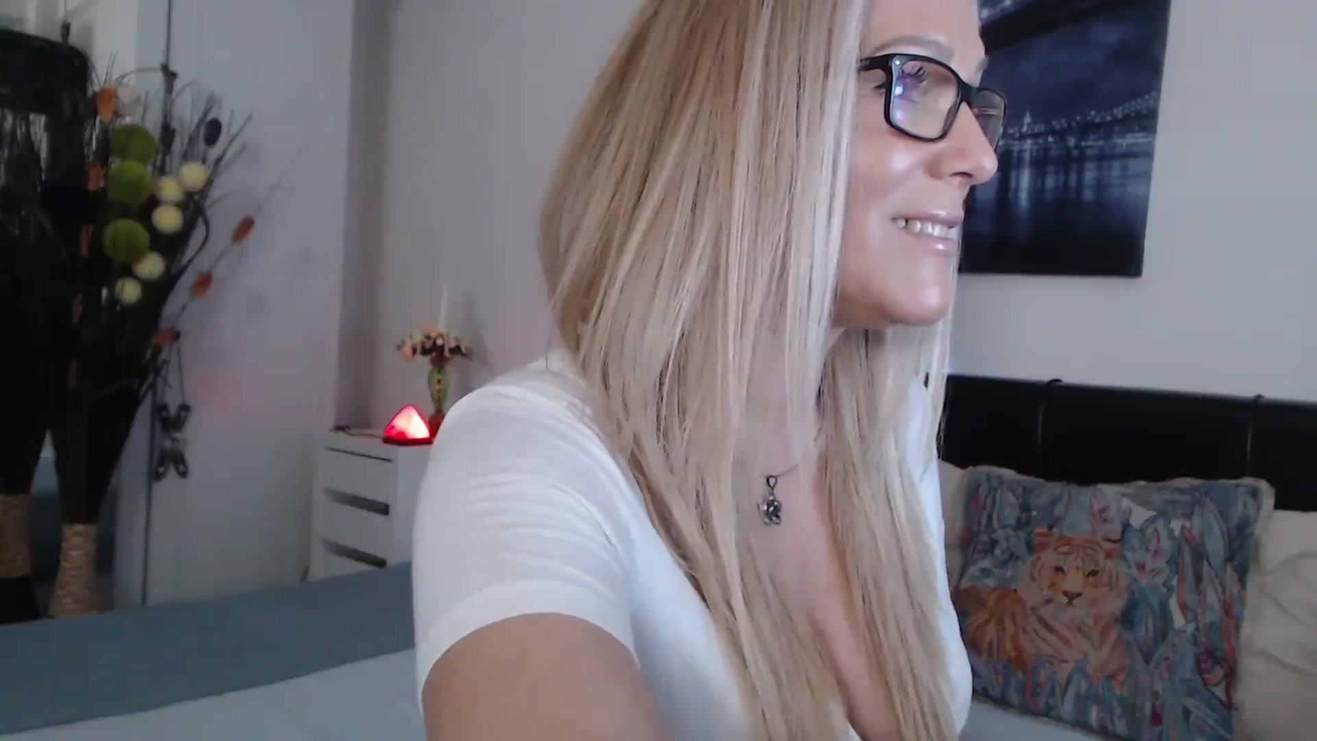 Gallery image thumbnail from Reeya71's myfreecams stream on, 01/26/2024, 07:53 image 7 of 20