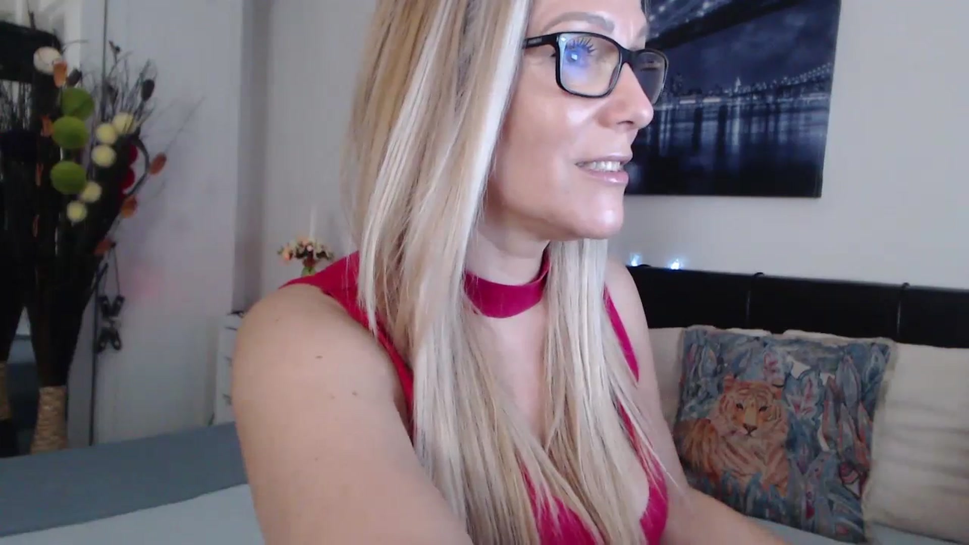 Gallery image thumbnail from Reeya71's myfreecams stream on, 01/27/2024, 04:42 image 15 of 20