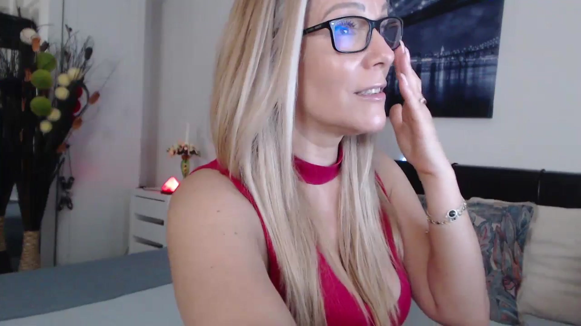 Gallery image thumbnail from Reeya71's myfreecams stream on, 01/27/2024, 04:42 image 13 of 20