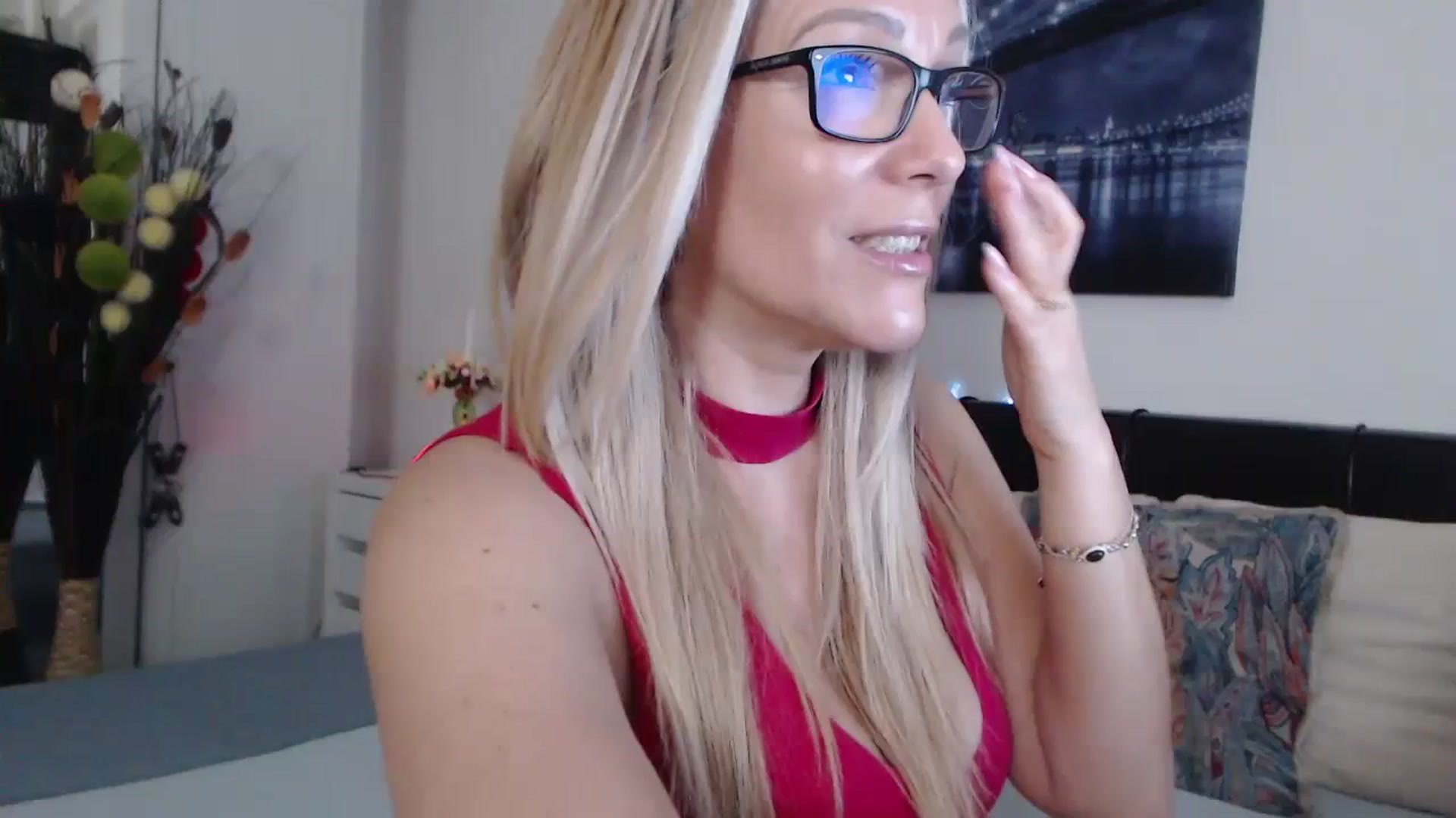 Gallery image thumbnail from Reeya71's myfreecams stream on, 01/27/2024, 04:42 image 12 of 20