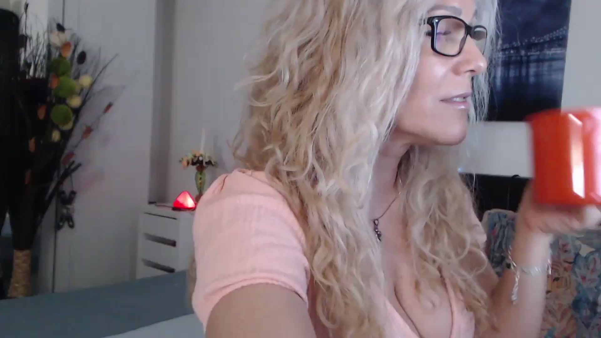 Gallery image thumbnail from Reeya71's myfreecams stream on, 01/31/2024, 05:43 image 8 of 20