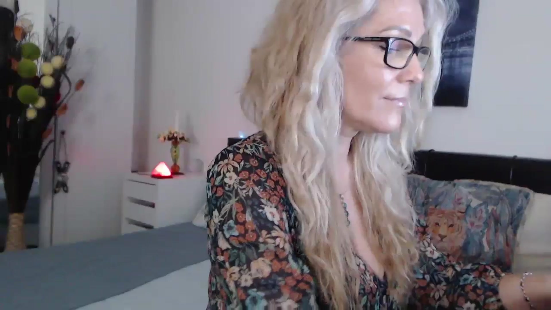 Gallery image thumbnail from Reeya71's myfreecams stream on, 02/02/2024, 07:25 image 17 of 20