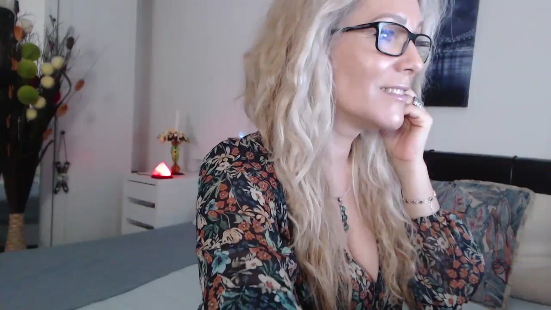 Gallery image thumbnail from Reeya71's myfreecams stream on, 02/02/2024, 07:25 image 5 of 20