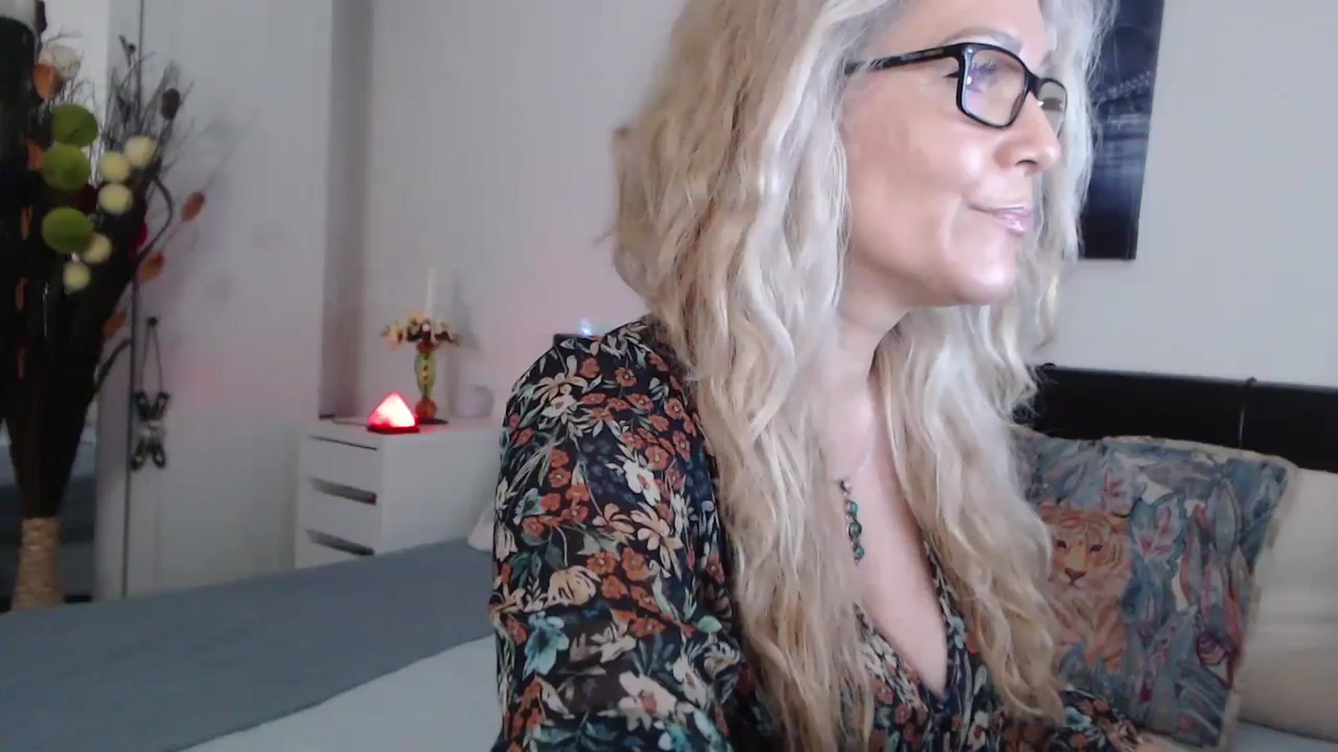 Gallery image thumbnail from Reeya71's myfreecams stream on, 02/02/2024, 07:25 image 1 of 20
