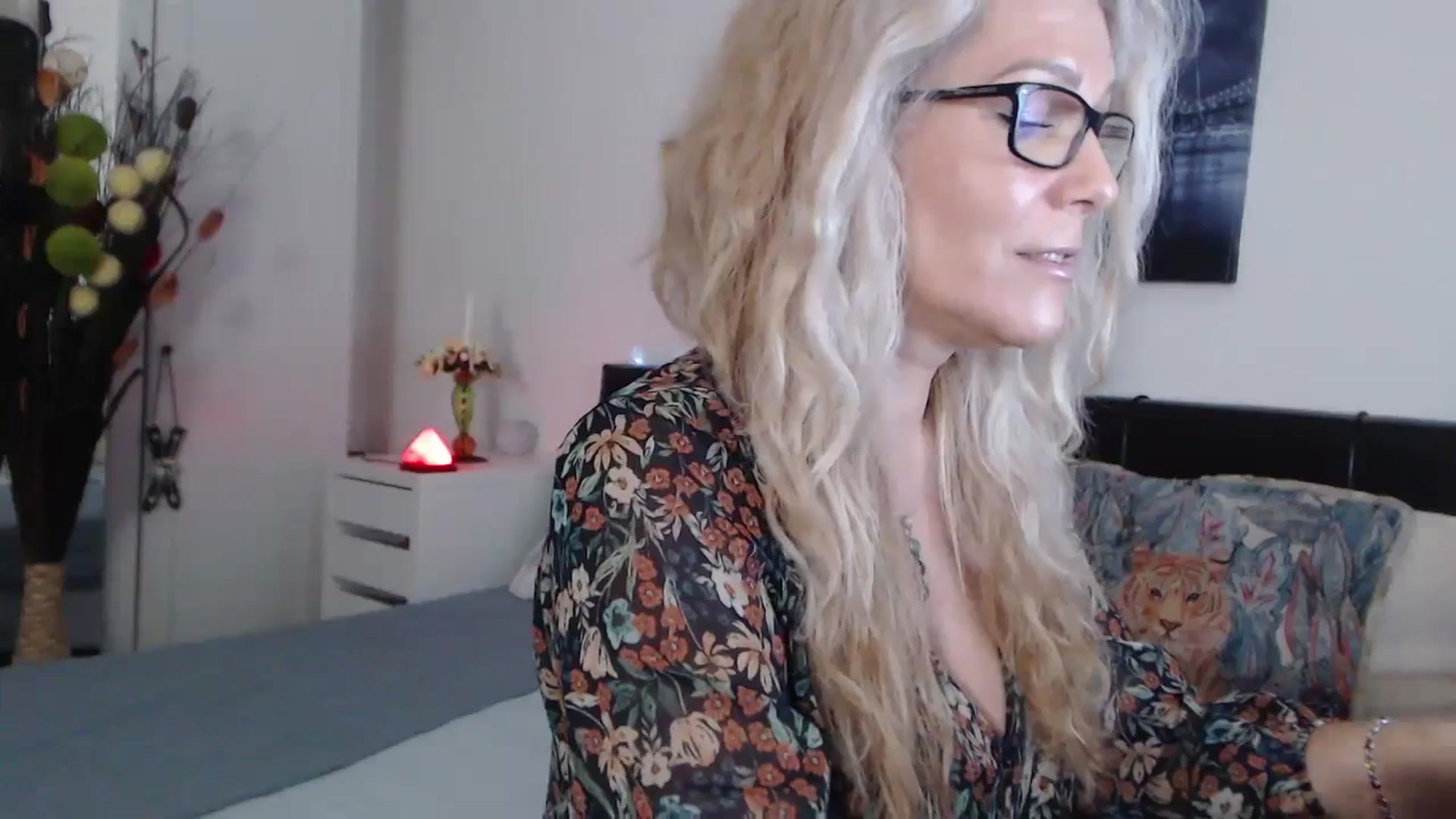 Gallery image thumbnail from Reeya71's myfreecams stream on, 02/02/2024, 07:25 image 13 of 20