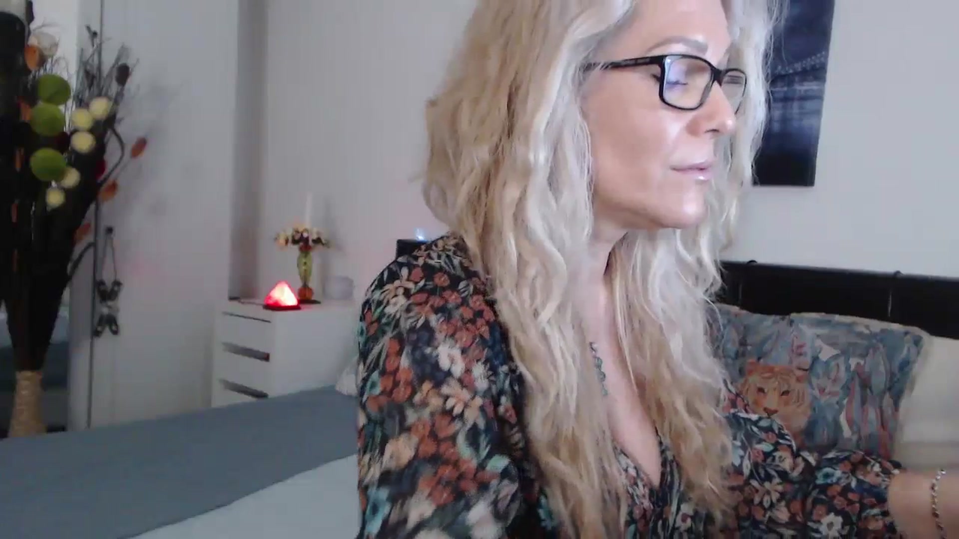 Gallery image thumbnail from Reeya71's myfreecams stream on, 02/02/2024, 07:25 image 11 of 20