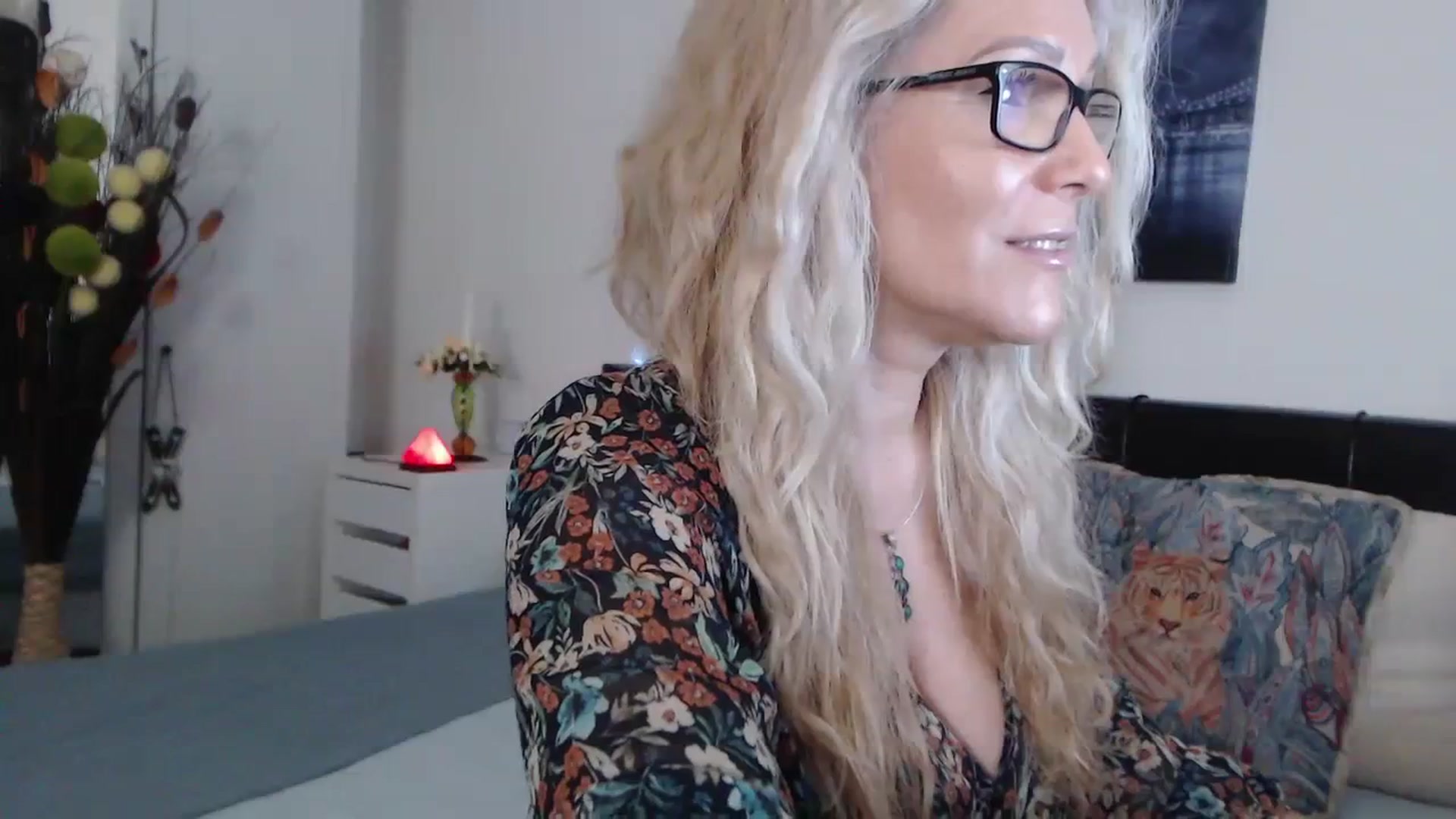 Gallery image thumbnail from Reeya71's myfreecams stream on, 02/02/2024, 07:25 image 14 of 20
