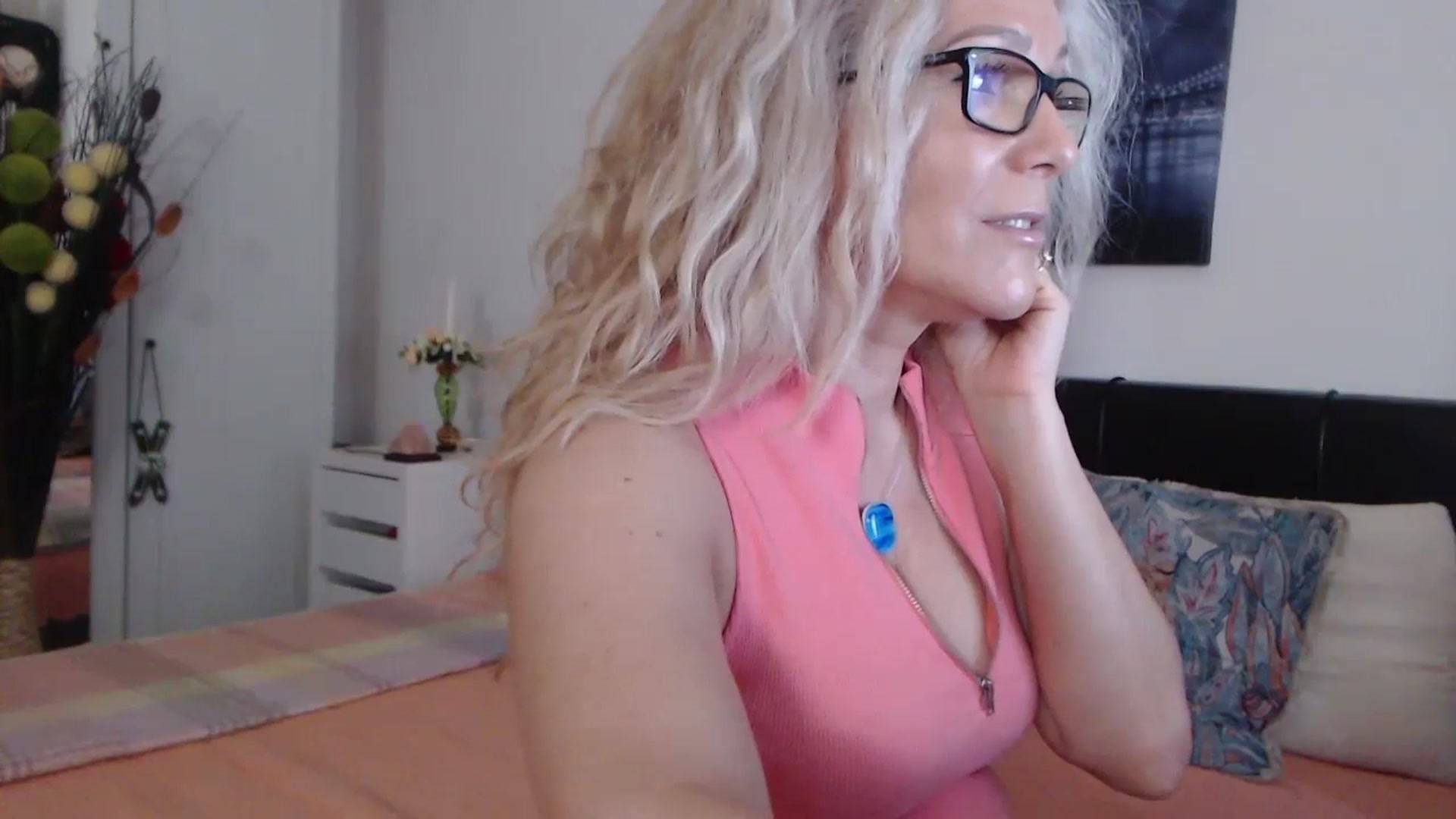 Gallery image thumbnail from Reeya71's myfreecams stream on, 02/09/2024, 06:54 image 7 of 20