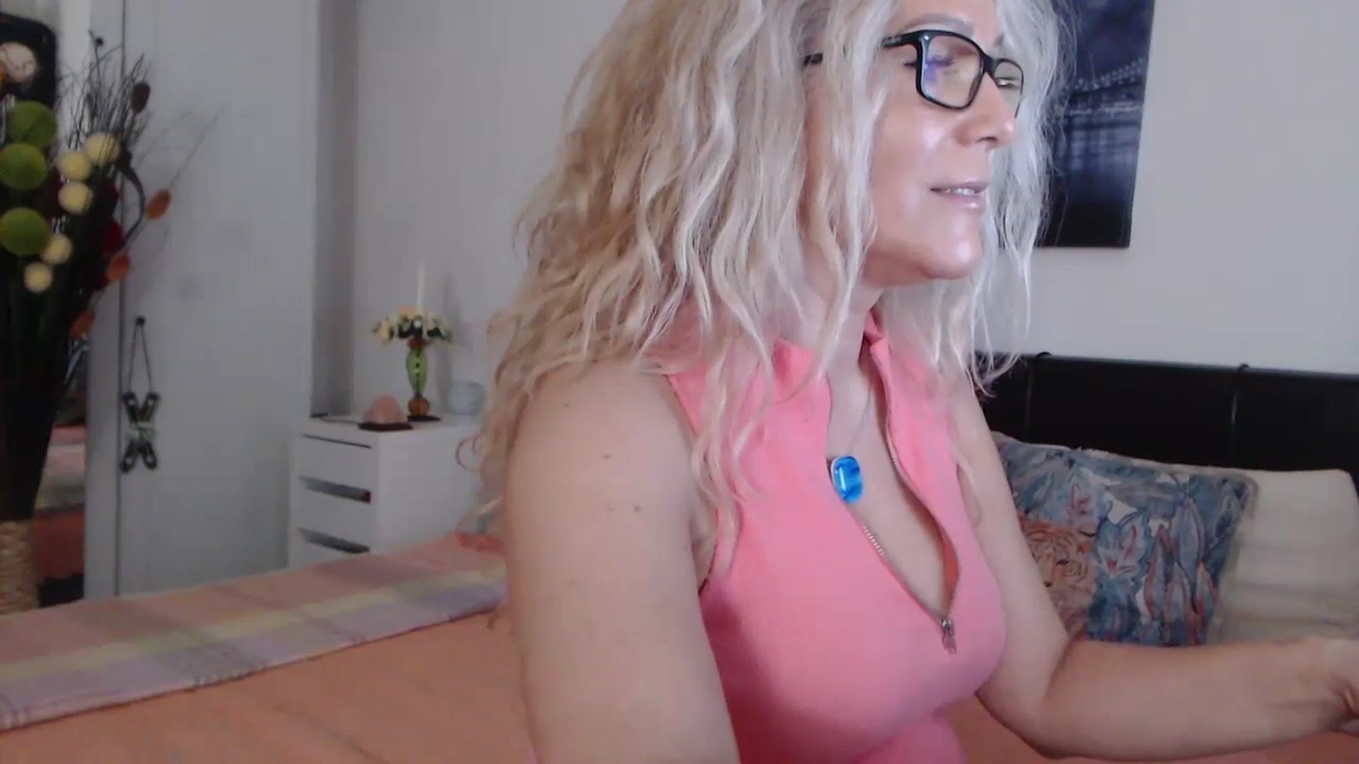Gallery image thumbnail from Reeya71's myfreecams stream on, 02/09/2024, 06:54 image 3 of 20