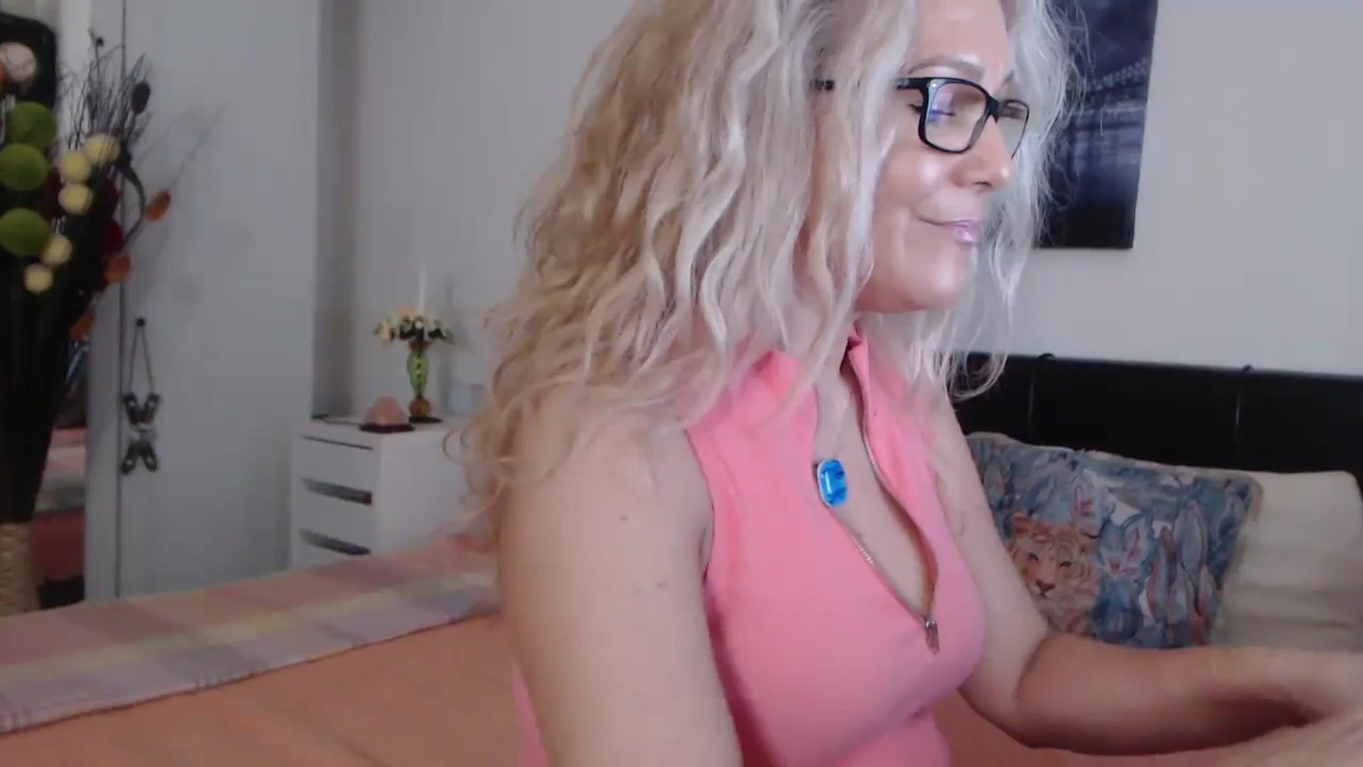 Gallery image thumbnail from Reeya71's myfreecams stream on, 02/09/2024, 06:54 image 8 of 20