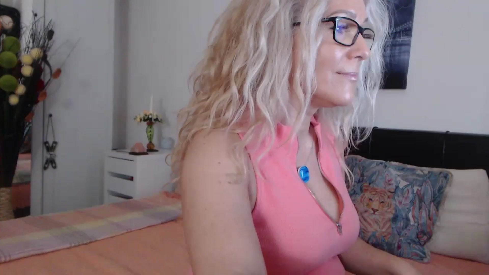 Gallery image thumbnail from Reeya71's myfreecams stream on, 02/09/2024, 06:54 image 2 of 20