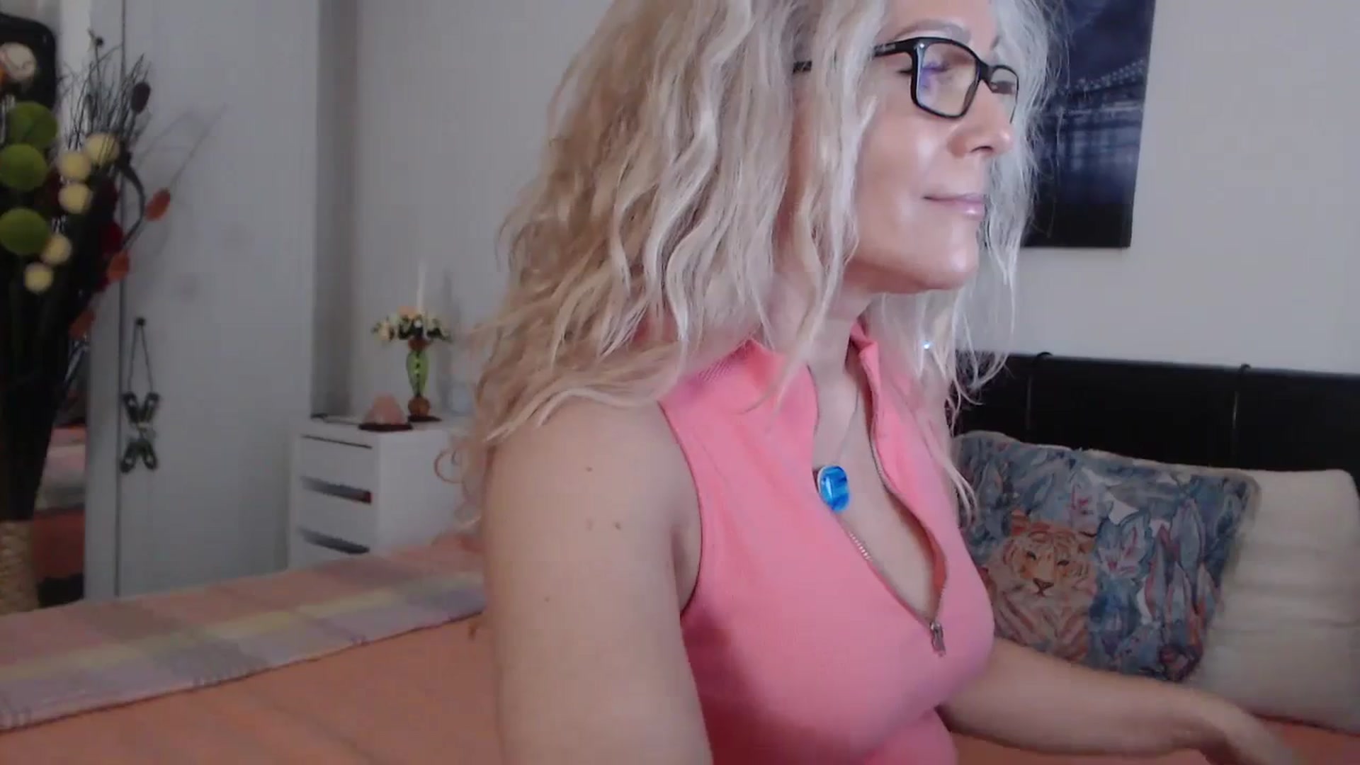 Gallery image thumbnail from Reeya71's myfreecams stream on, 02/09/2024, 06:54 image 5 of 20