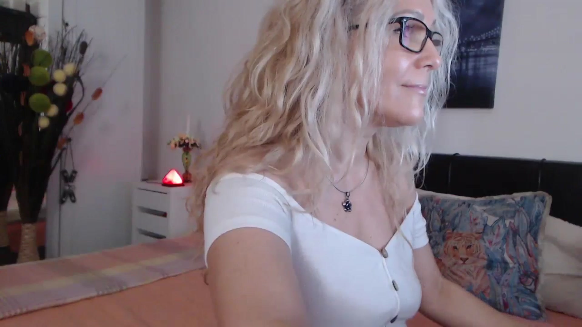 Gallery image thumbnail from Reeya71's myfreecams stream on, 02/10/2024, 07:46 image 4 of 20