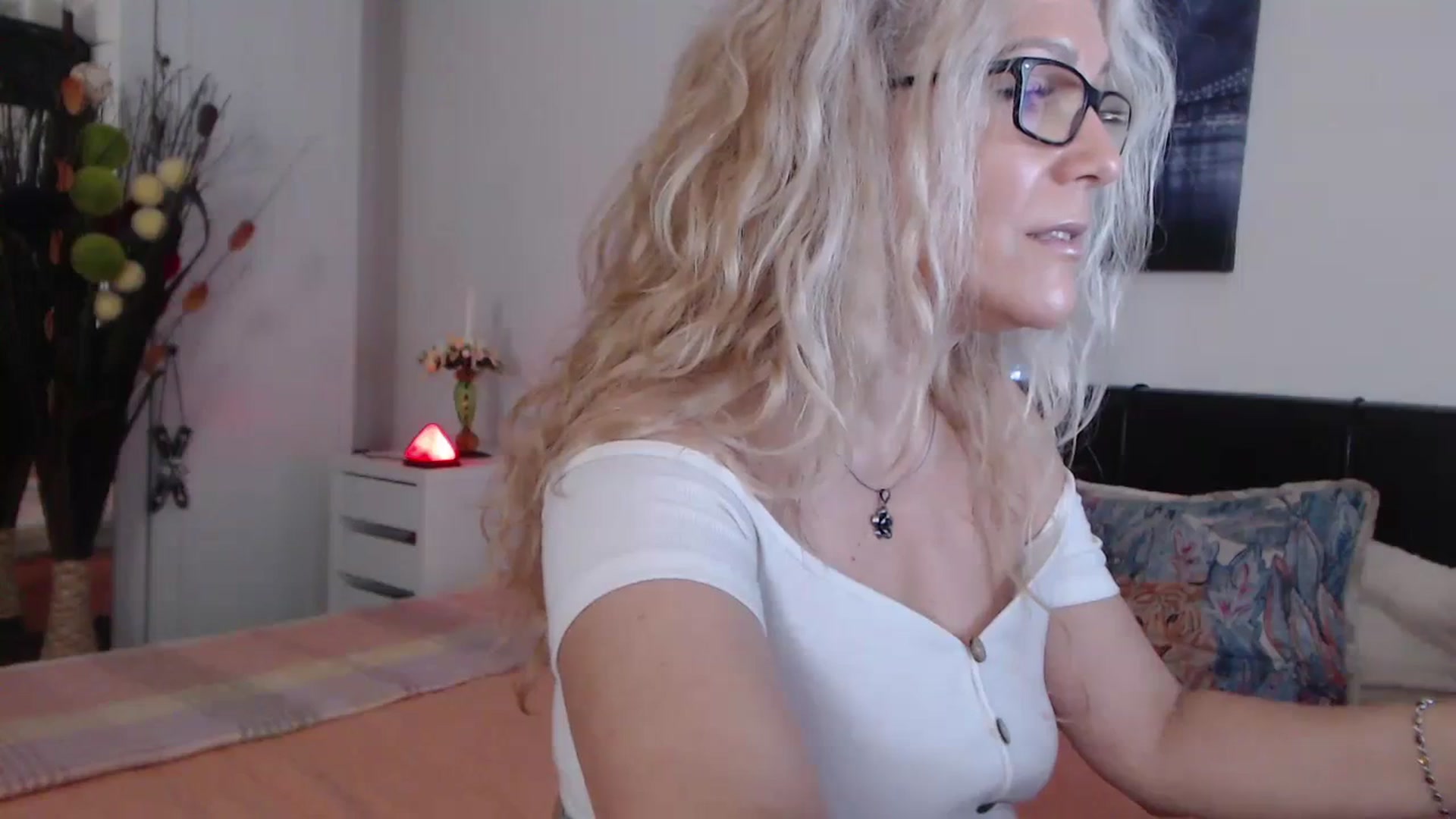Gallery image thumbnail from Reeya71's myfreecams stream on, 02/10/2024, 07:46 image 2 of 20