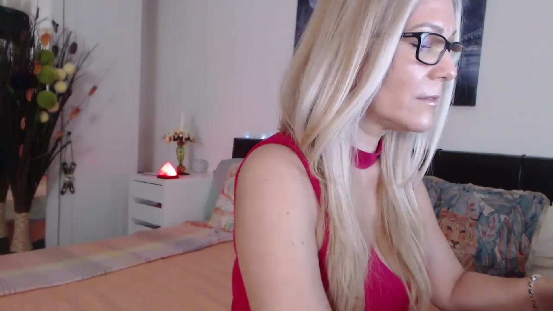 Gallery image thumbnail from Reeya71's myfreecams stream on, 02/16/2024, 04:07 image 17 of 20