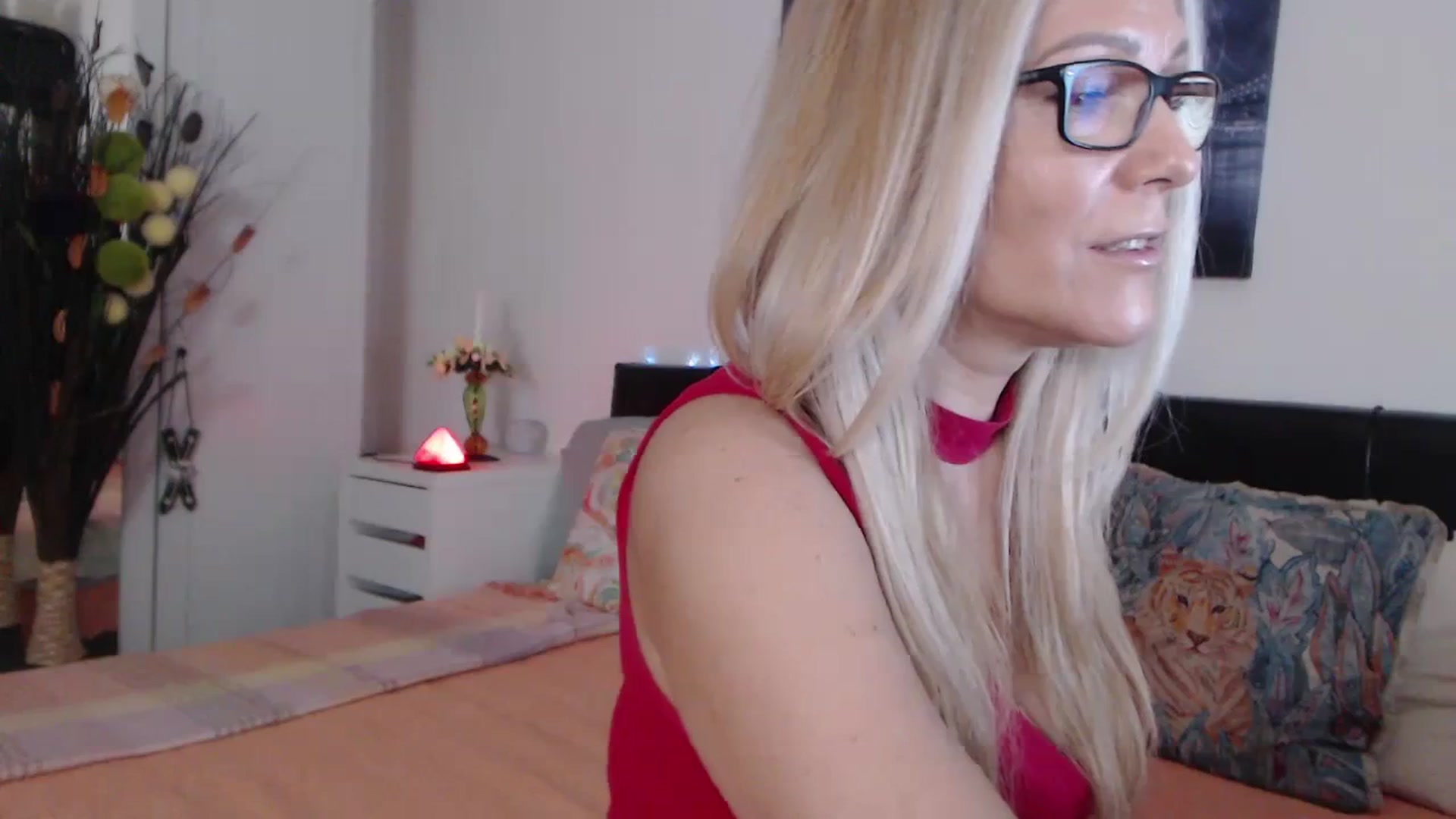 Gallery image thumbnail from Reeya71's myfreecams stream on, 02/16/2024, 04:07 image 3 of 20