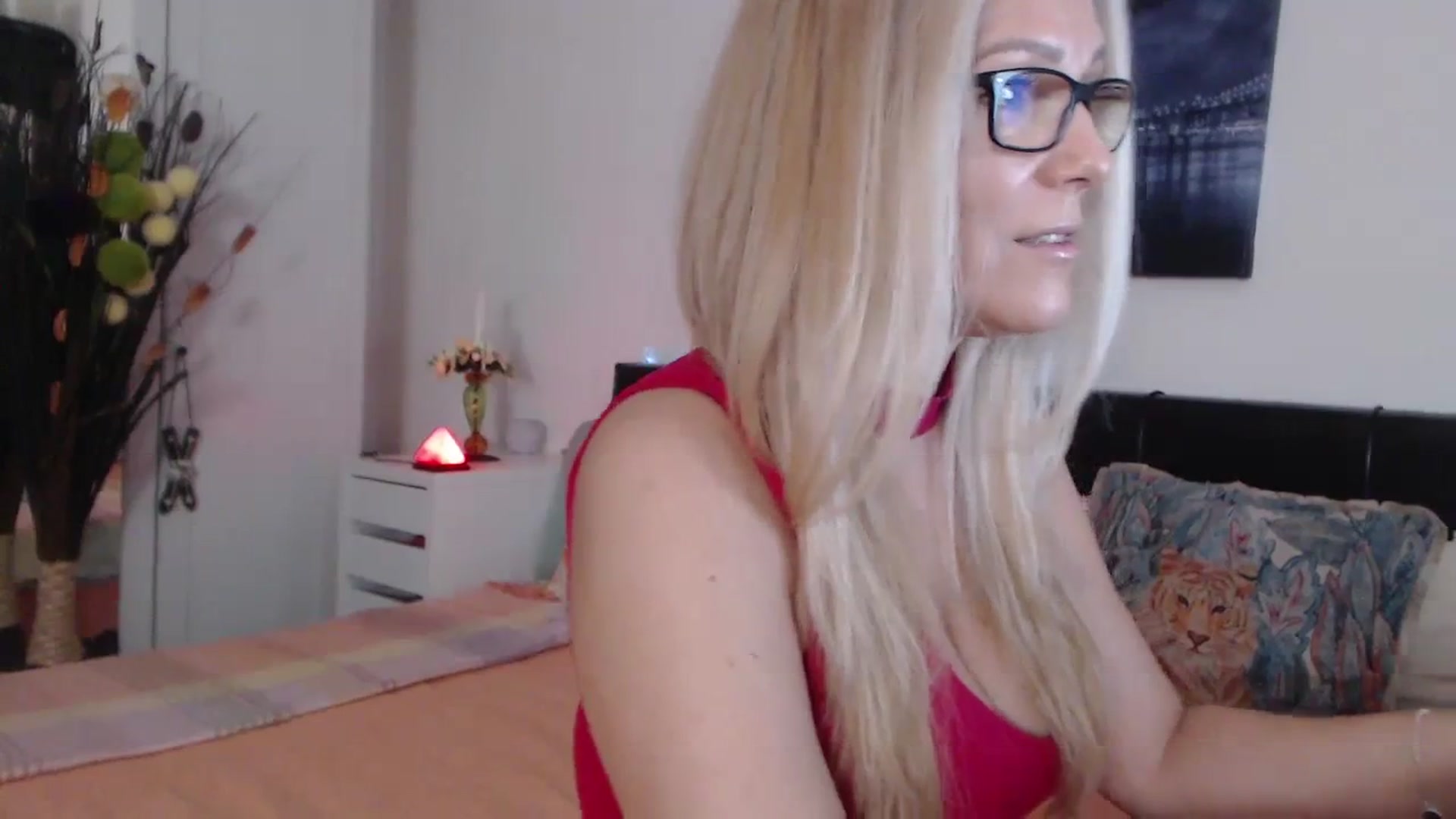 Gallery image thumbnail from Reeya71's myfreecams stream on, 02/16/2024, 04:07 image 2 of 20