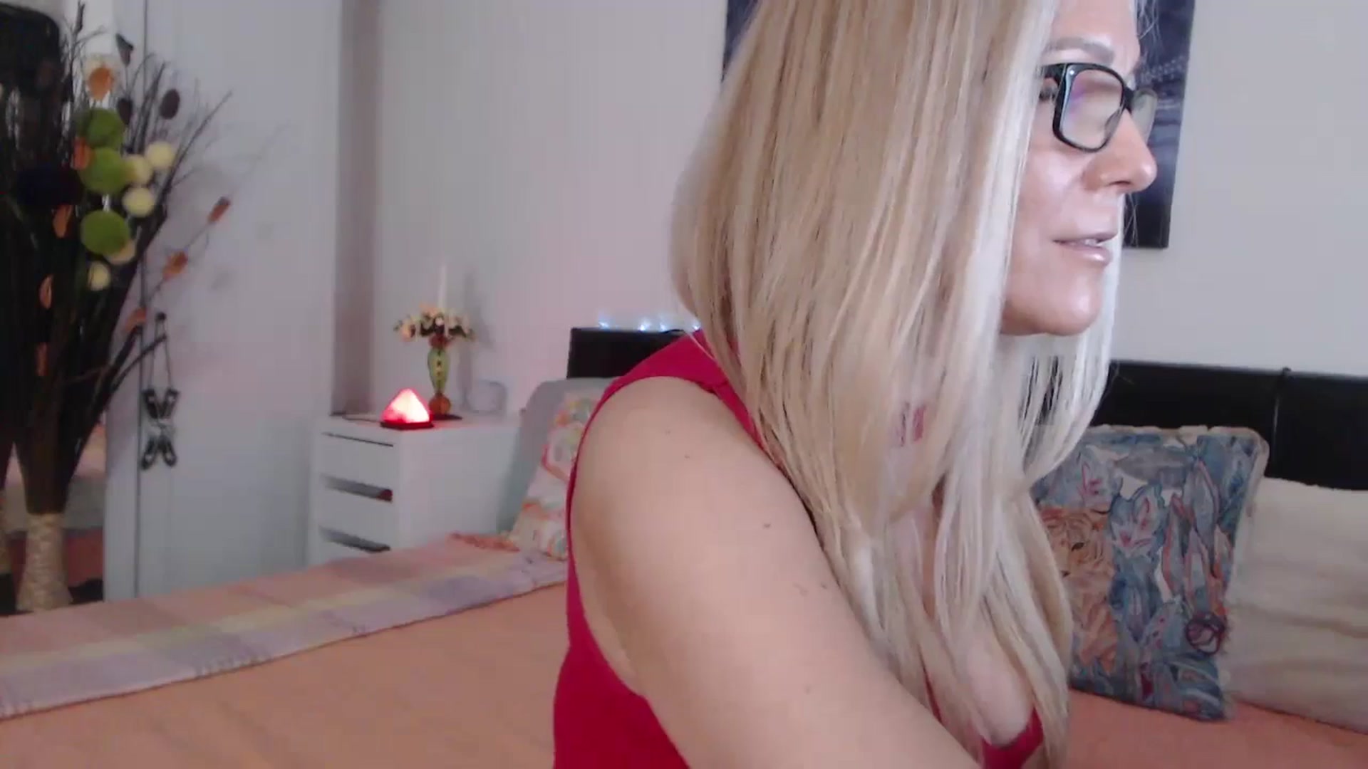 Gallery image thumbnail from Reeya71's myfreecams stream on, 02/16/2024, 07:06 image 6 of 20