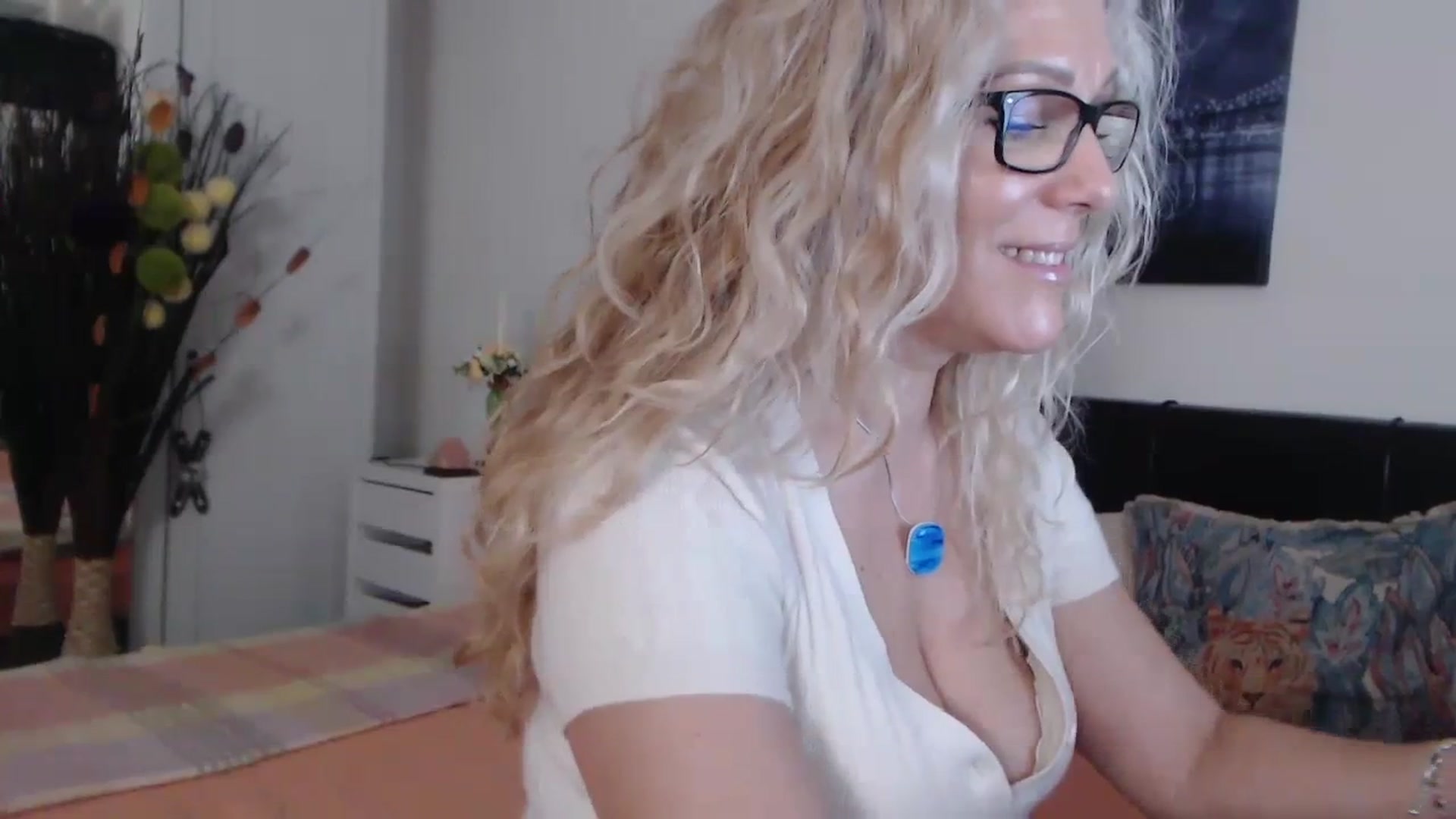 Gallery image thumbnail from Reeya71's myfreecams stream on, 02/22/2024, 05:48 image 2 of 20