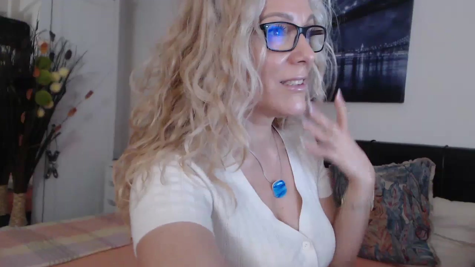 Gallery image thumbnail from Reeya71's myfreecams stream on, 02/22/2024, 06:48 image 11 of 20