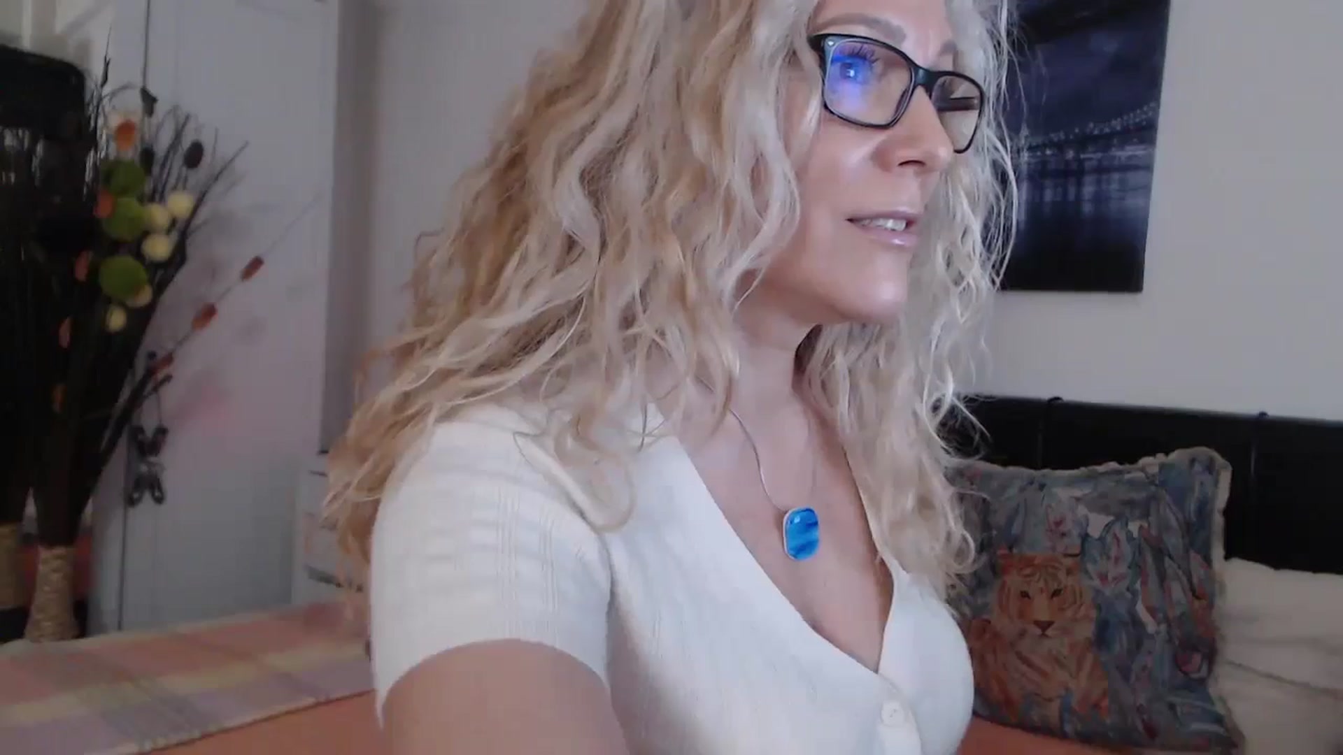 Gallery image thumbnail from Reeya71's myfreecams stream on, 02/22/2024, 06:48 image 3 of 20