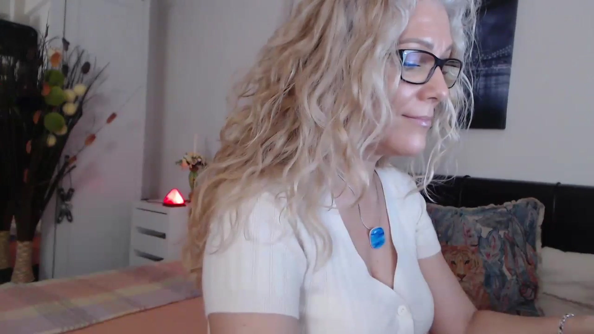 Gallery image thumbnail from Reeya71's myfreecams stream on, 02/22/2024, 06:48 image 9 of 20