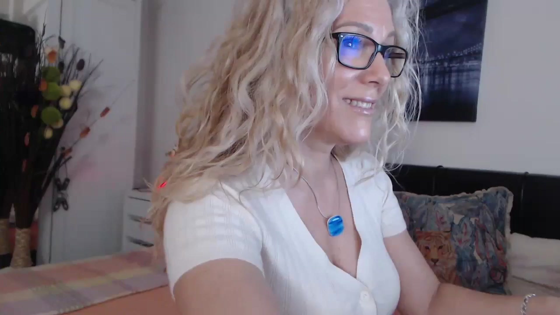 Gallery image thumbnail from Reeya71's myfreecams stream on, 02/22/2024, 06:48 image 14 of 20