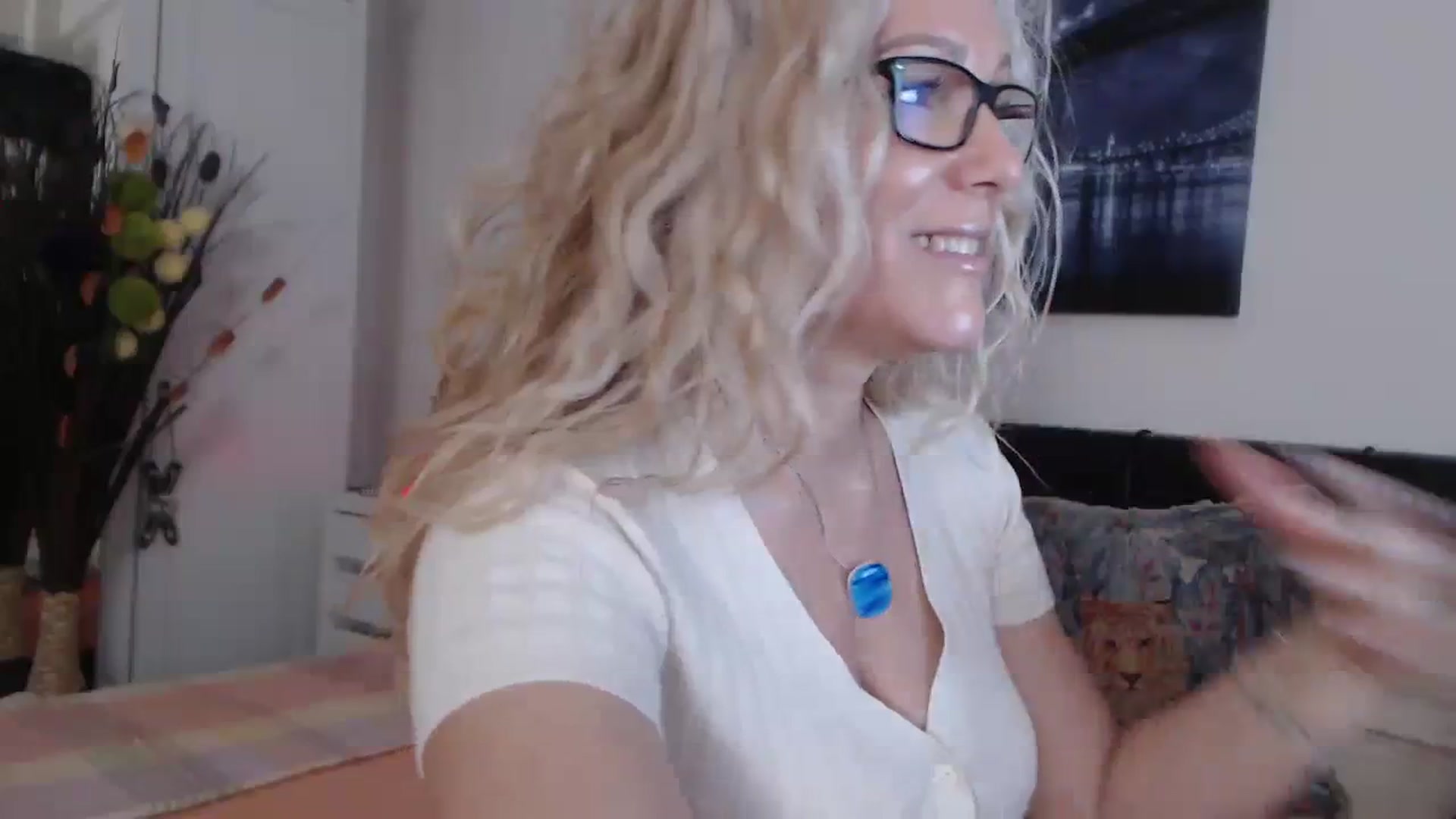 Gallery image thumbnail from Reeya71's myfreecams stream on, 02/22/2024, 06:48 image 13 of 20