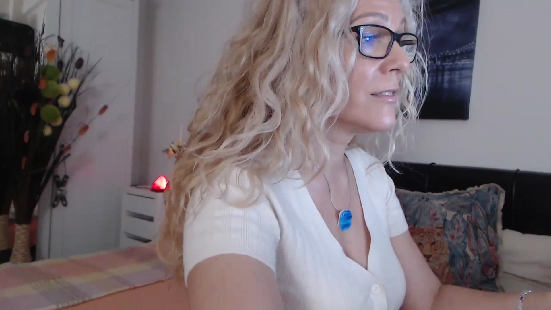 Gallery image thumbnail from Reeya71's myfreecams stream on, 02/22/2024, 06:48 image 4 of 20