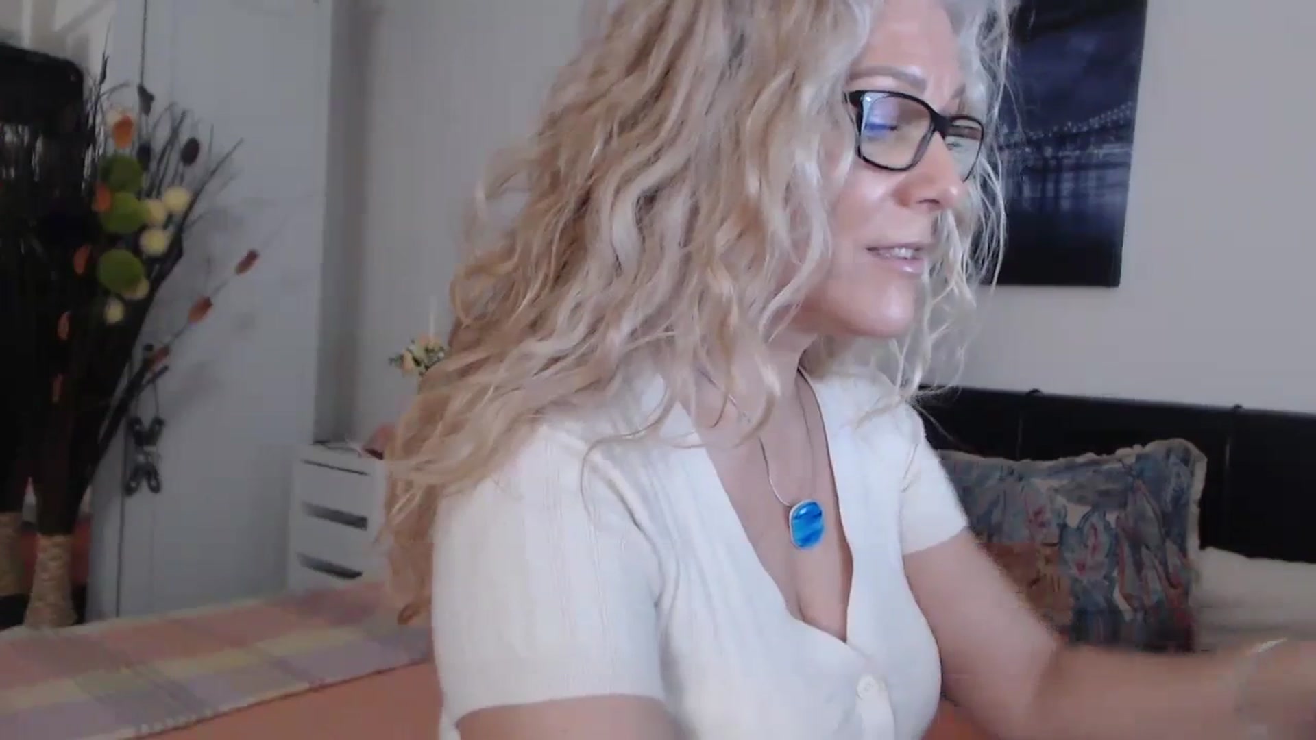 Gallery image thumbnail from Reeya71's myfreecams stream on, 02/22/2024, 06:48 image 15 of 20