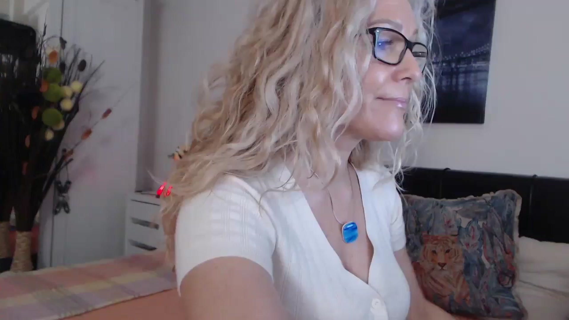 Gallery image thumbnail from Reeya71's myfreecams stream on, 02/22/2024, 06:48 image 16 of 20