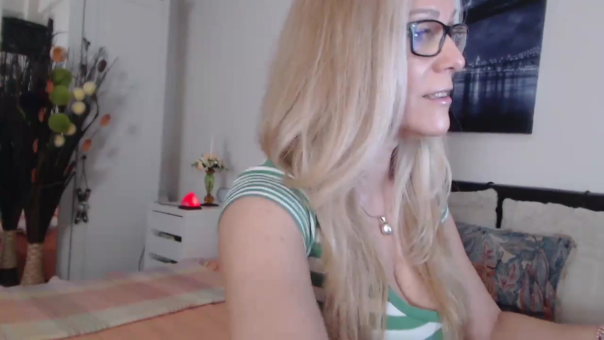 Gallery image thumbnail from Reeya71's myfreecams stream on, 03/01/2024, 04:03 image 20 of 20