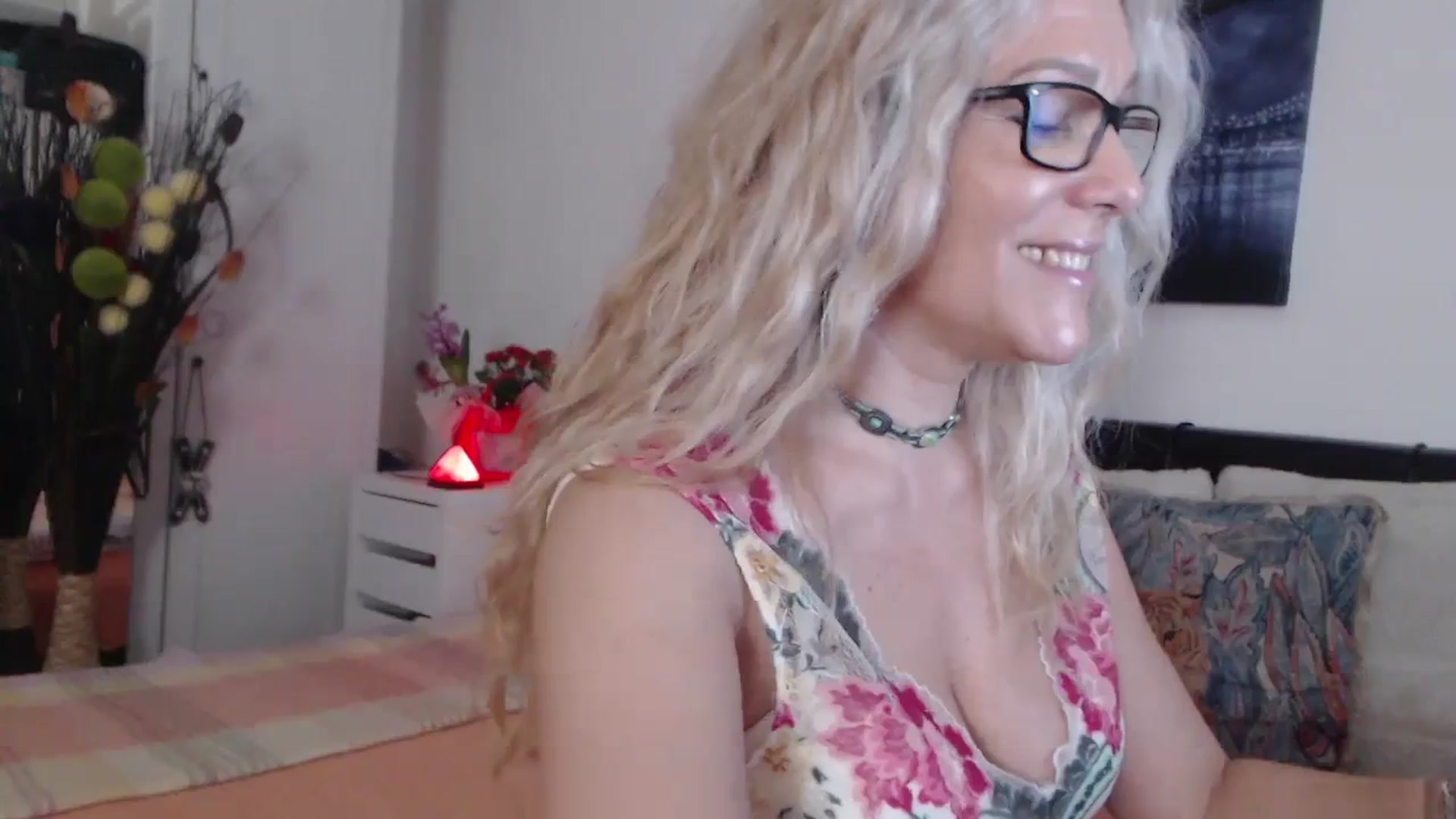 Gallery image thumbnail from Reeya71's myfreecams stream on, 03/06/2024, 06:23 image 11 of 20