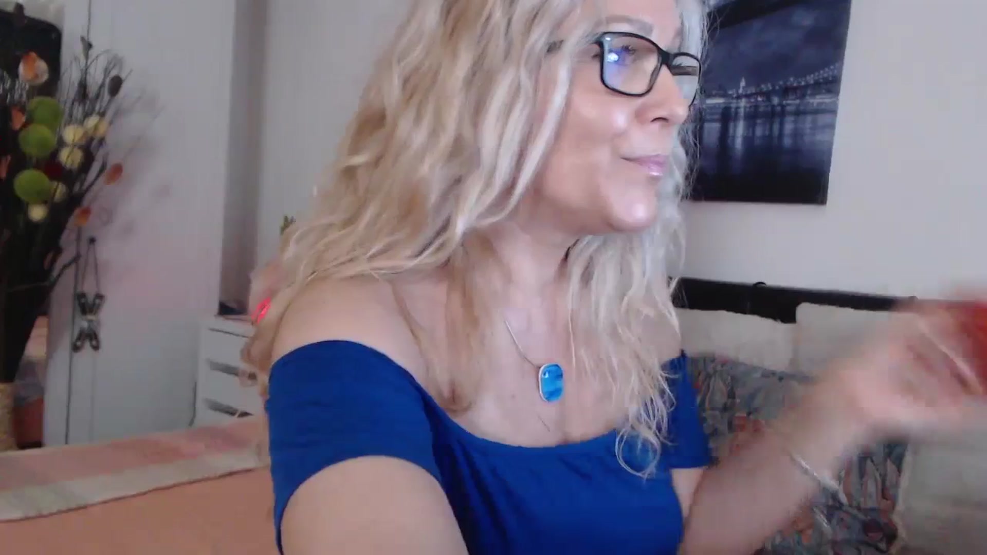Gallery image thumbnail from Reeya71's myfreecams stream on, 03/12/2024, 05:18 image 9 of 20