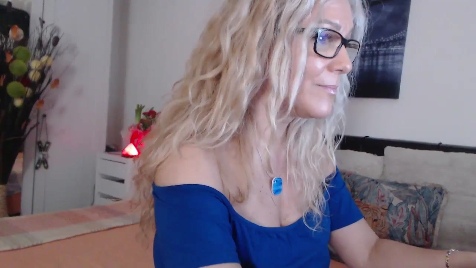 Gallery image thumbnail from Reeya71's myfreecams stream on, 03/12/2024, 05:18 image 12 of 20