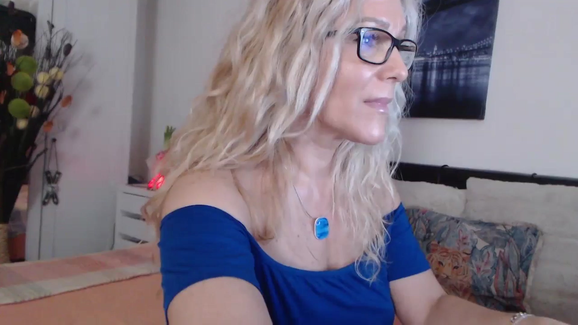 Gallery image thumbnail from Reeya71's myfreecams stream on, 03/12/2024, 05:18 image 7 of 20