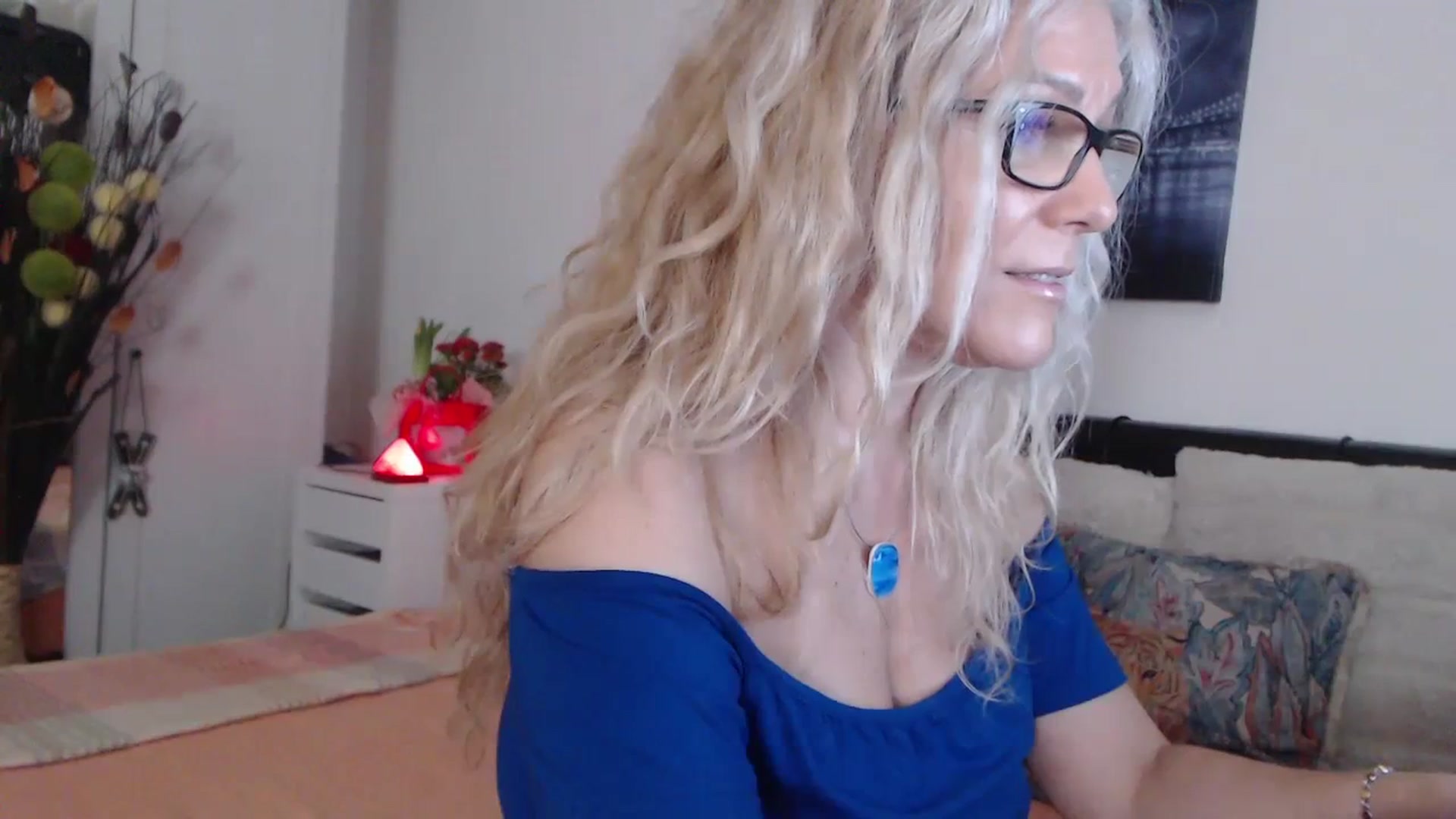Gallery image thumbnail from Reeya71's myfreecams stream on, 03/12/2024, 05:18 image 11 of 20