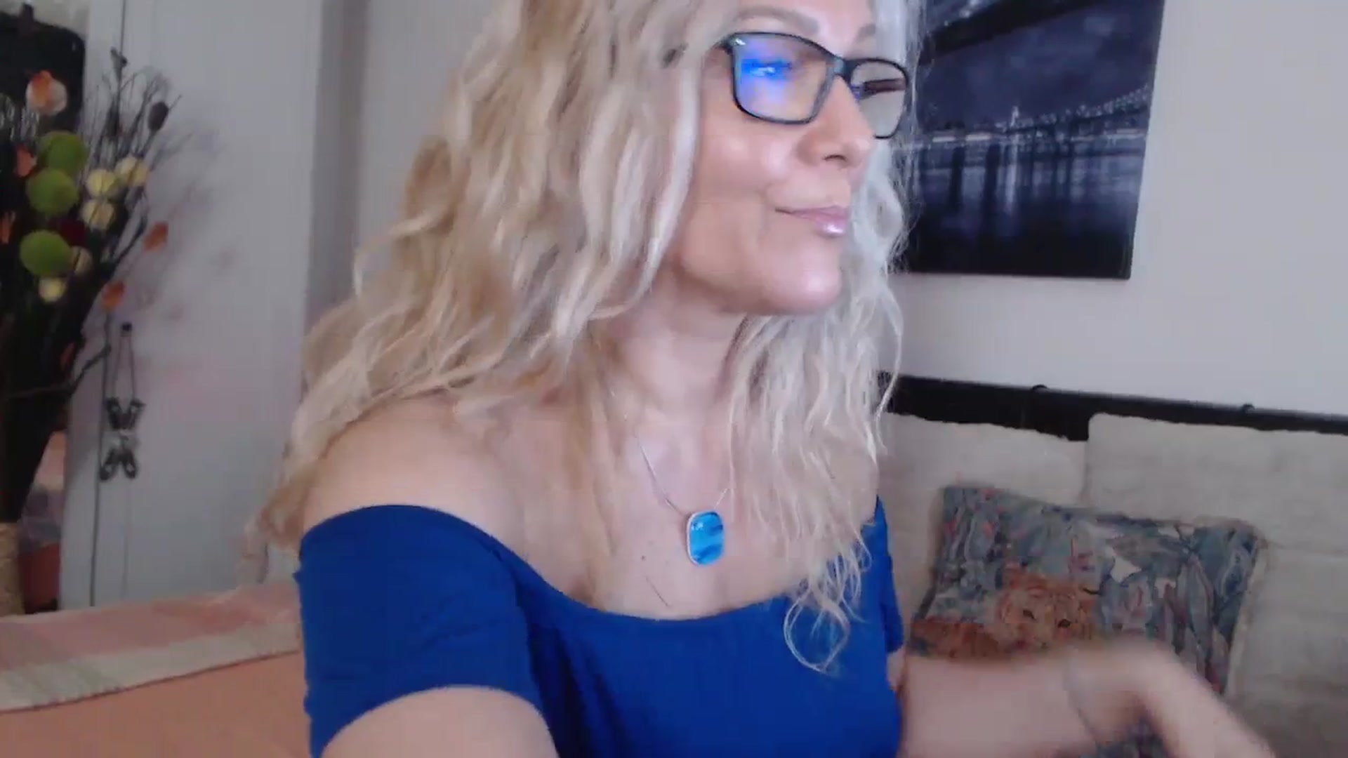 Gallery image thumbnail from Reeya71's myfreecams stream on, 03/12/2024, 05:18 image 17 of 20