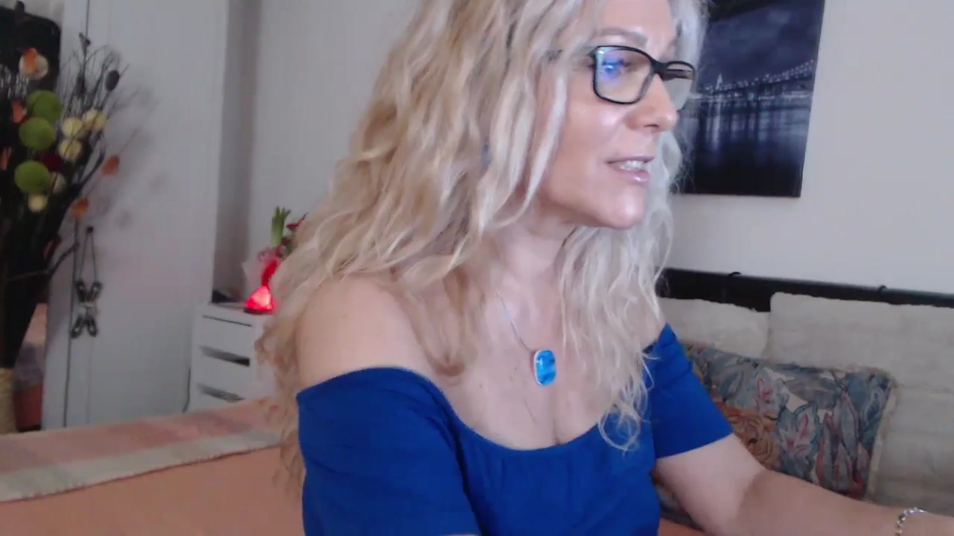 Gallery image thumbnail from Reeya71's myfreecams stream on, 03/12/2024, 05:18 image 5 of 20