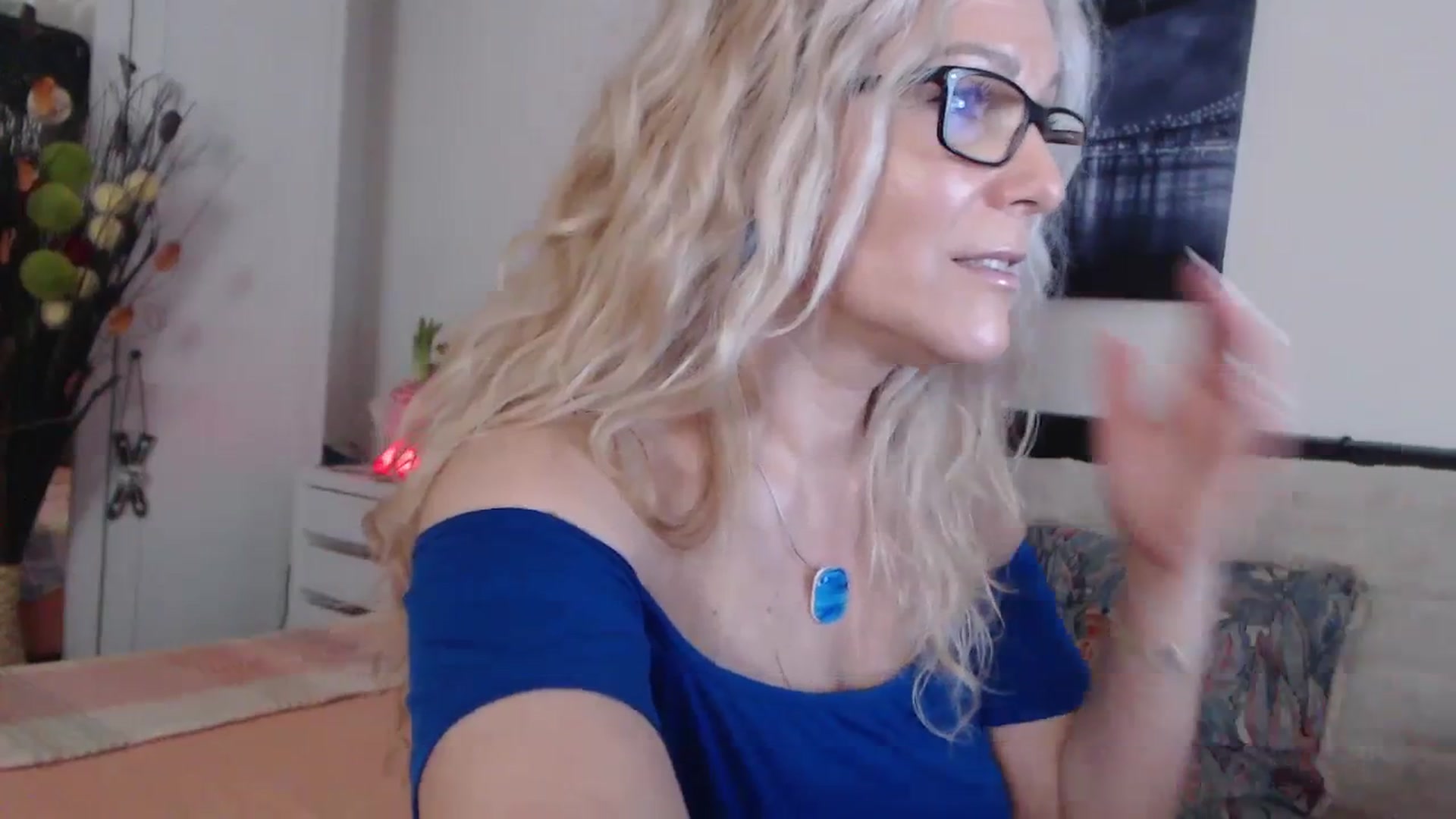 Gallery image thumbnail from Reeya71's myfreecams stream on, 03/12/2024, 05:18 image 3 of 20