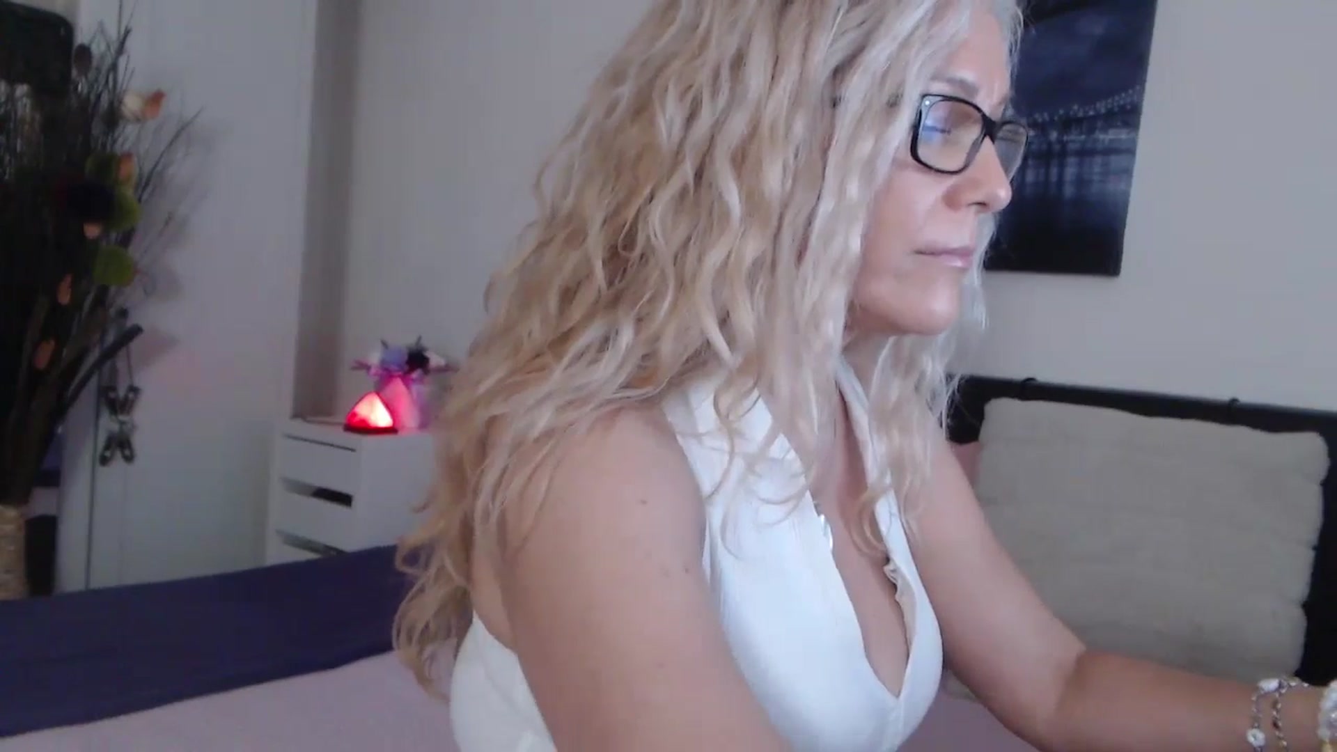 Gallery image thumbnail from Reeya71's myfreecams stream on, 05/17/2024, 04:55 image 13 of 20