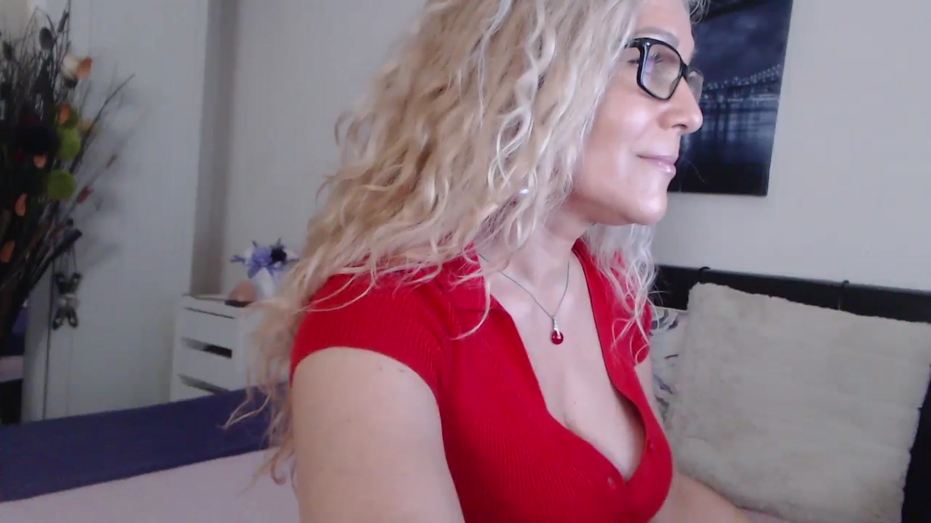 Gallery image thumbnail from Reeya71's myfreecams stream on, 05/22/2024, 21:26 image 9 of 20