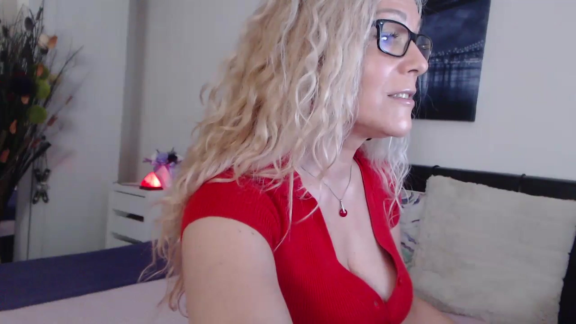 Gallery image thumbnail from Reeya71's myfreecams stream on, 05/22/2024, 21:26 image 18 of 20