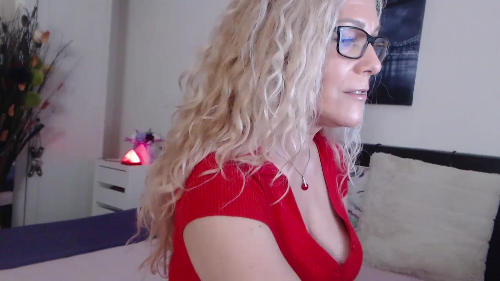 Gallery image thumbnail from Reeya71's myfreecams stream on, 05/22/2024, 21:26 image 10 of 20