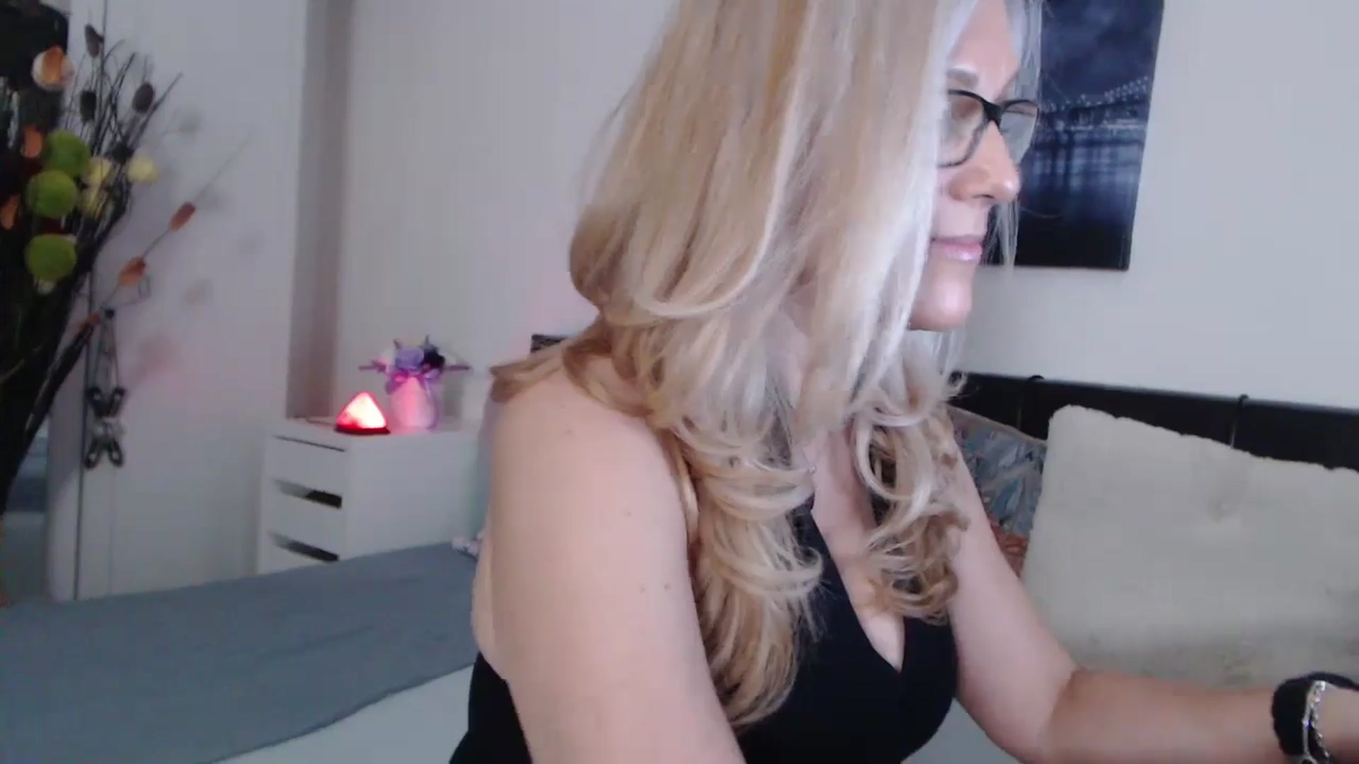 Gallery image thumbnail from Reeya71's myfreecams stream on, 06/01/2024, 03:01 image 4 of 20