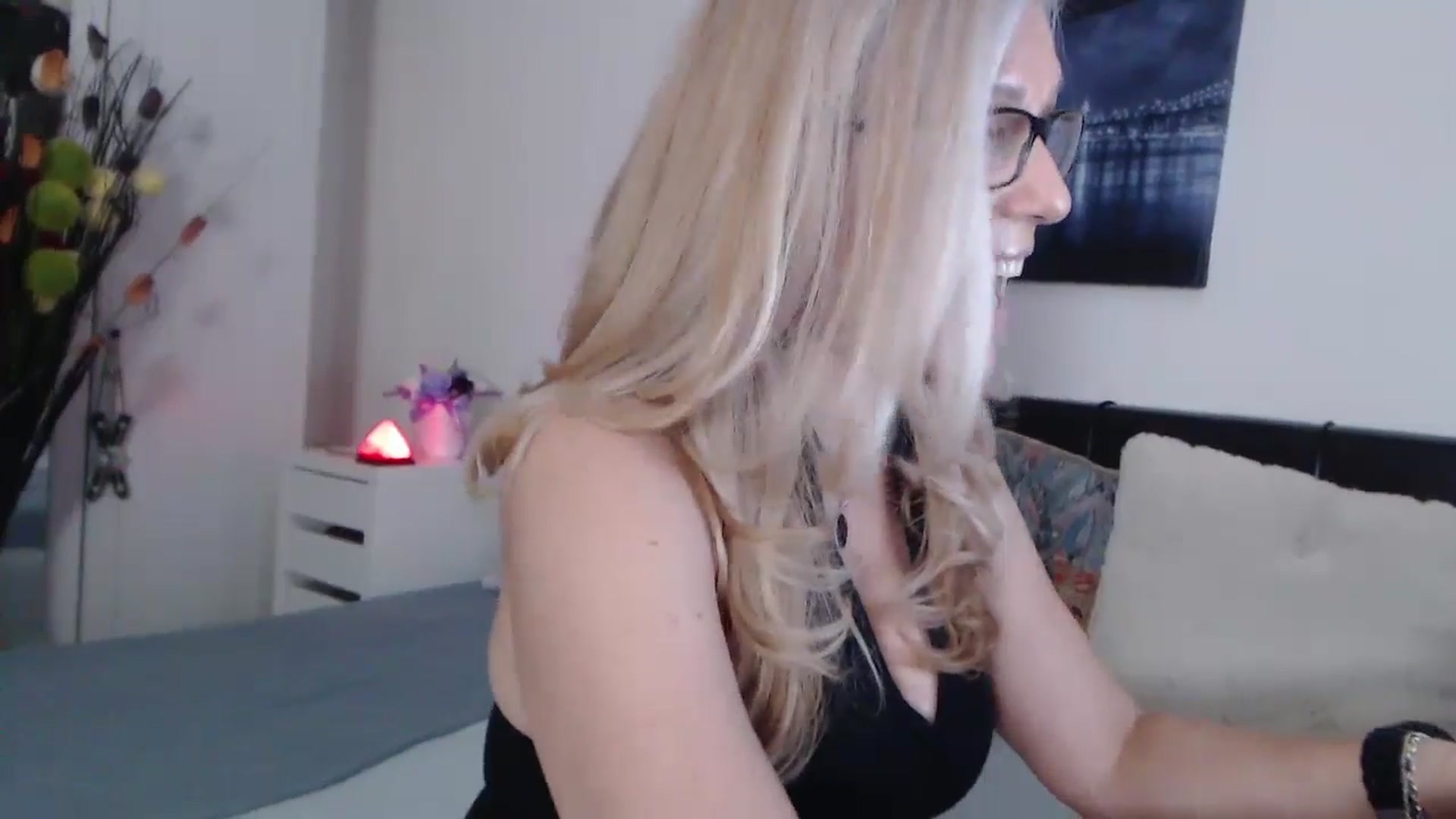 Gallery image thumbnail from Reeya71's myfreecams stream on, 06/01/2024, 03:01 image 20 of 20
