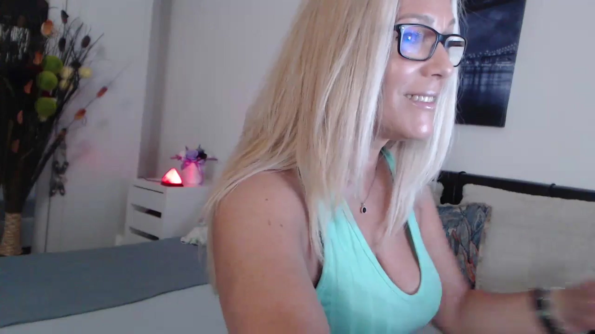Gallery image thumbnail from Reeya71's myfreecams stream on, 06/14/2024, 03:07 image 6 of 20