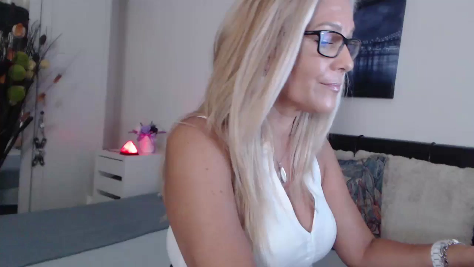 Gallery image thumbnail from Reeya71's myfreecams stream on, 06/18/2024, 02:53 image 19 of 20